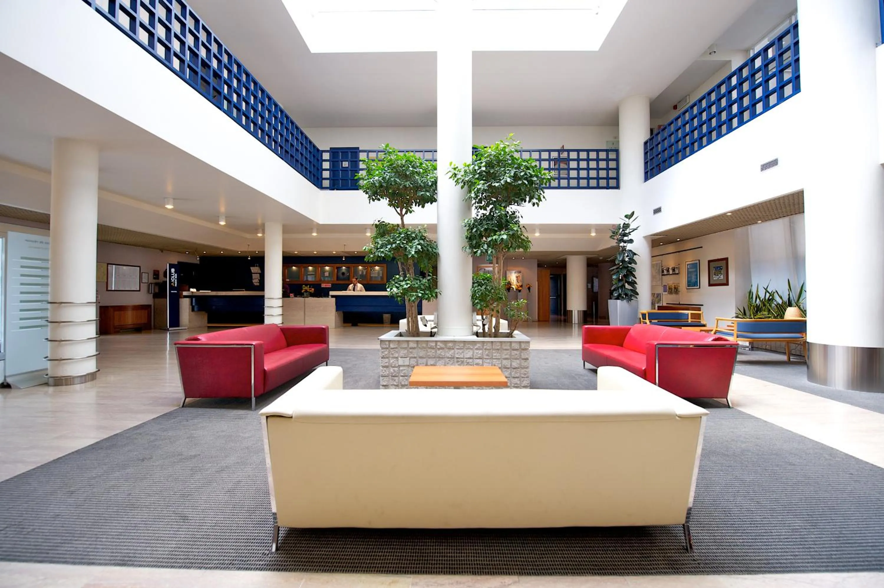 Lobby or reception in Novotel Firenze Nord Aeroporto