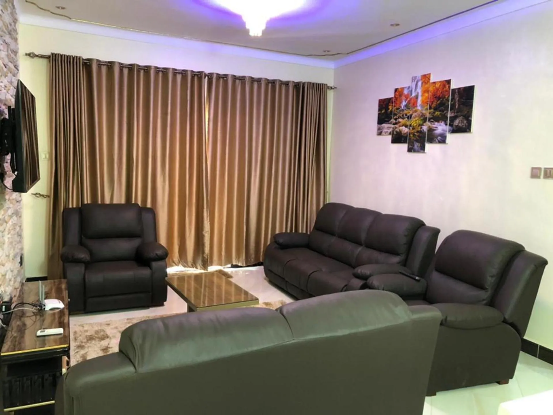 2 Bed - Sleeps 4 - Parking - Free Airport Shuttle
