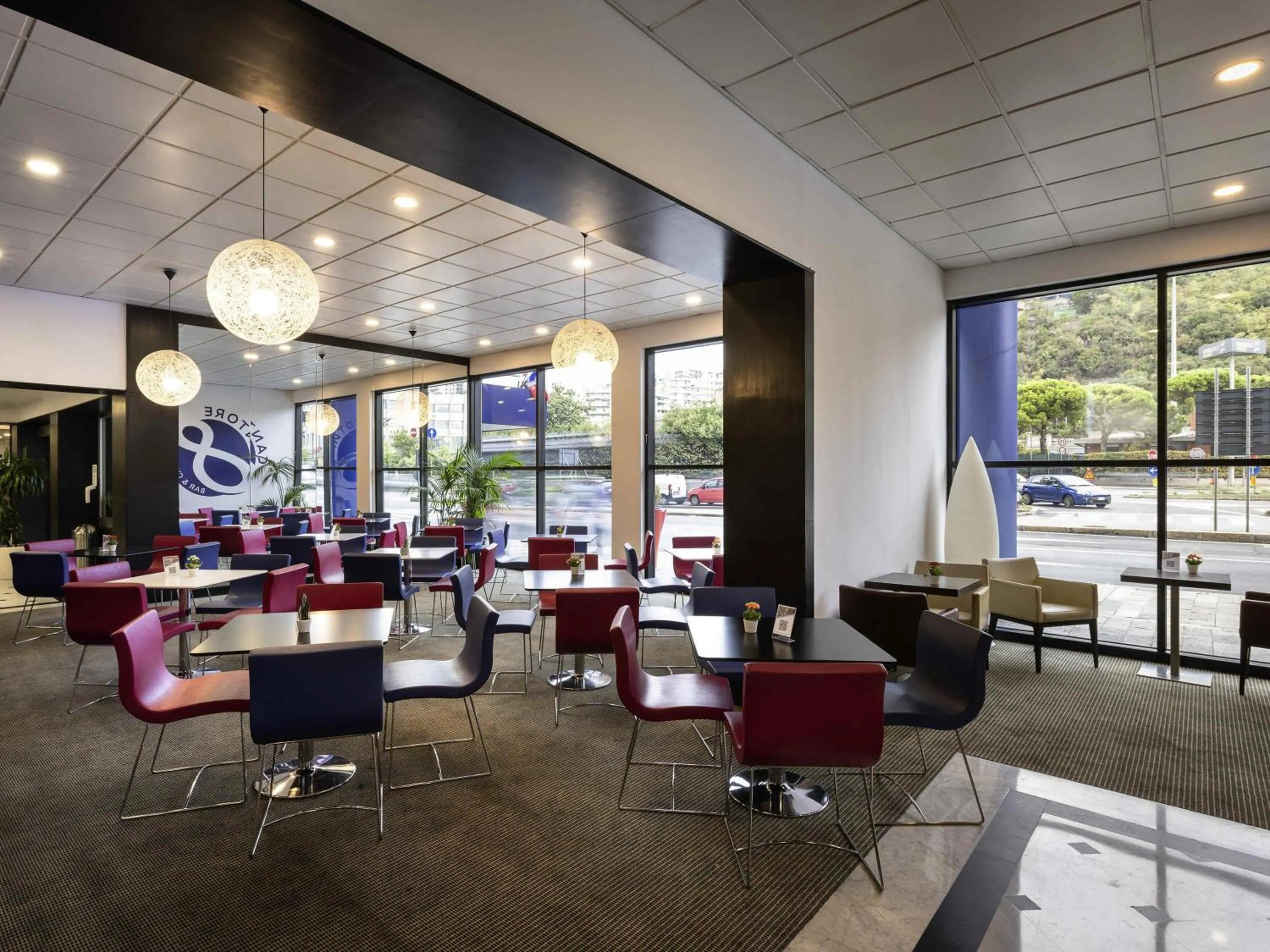 Restaurant/places to eat in Novotel Genova City