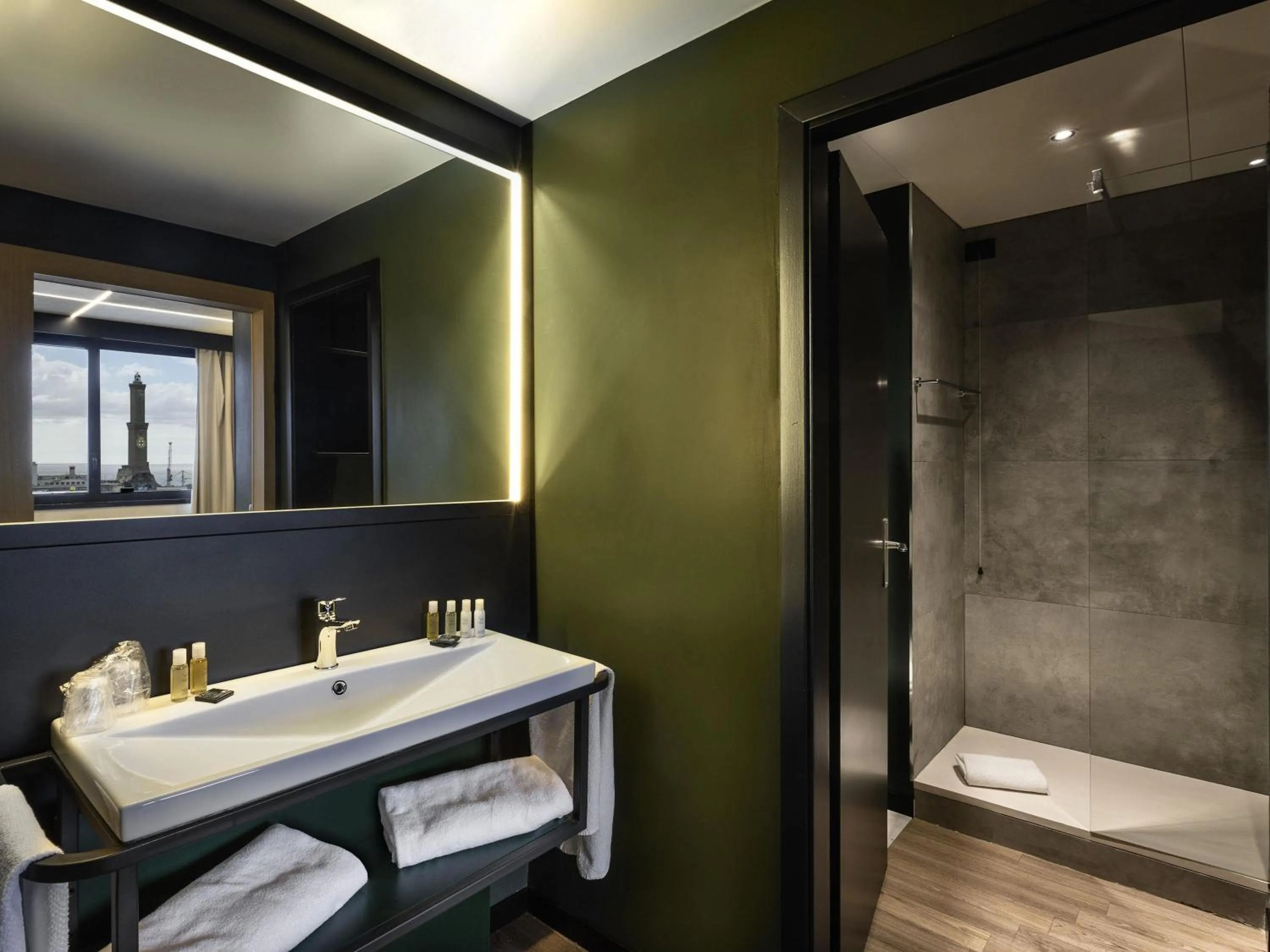 Bedroom in Novotel Genova City