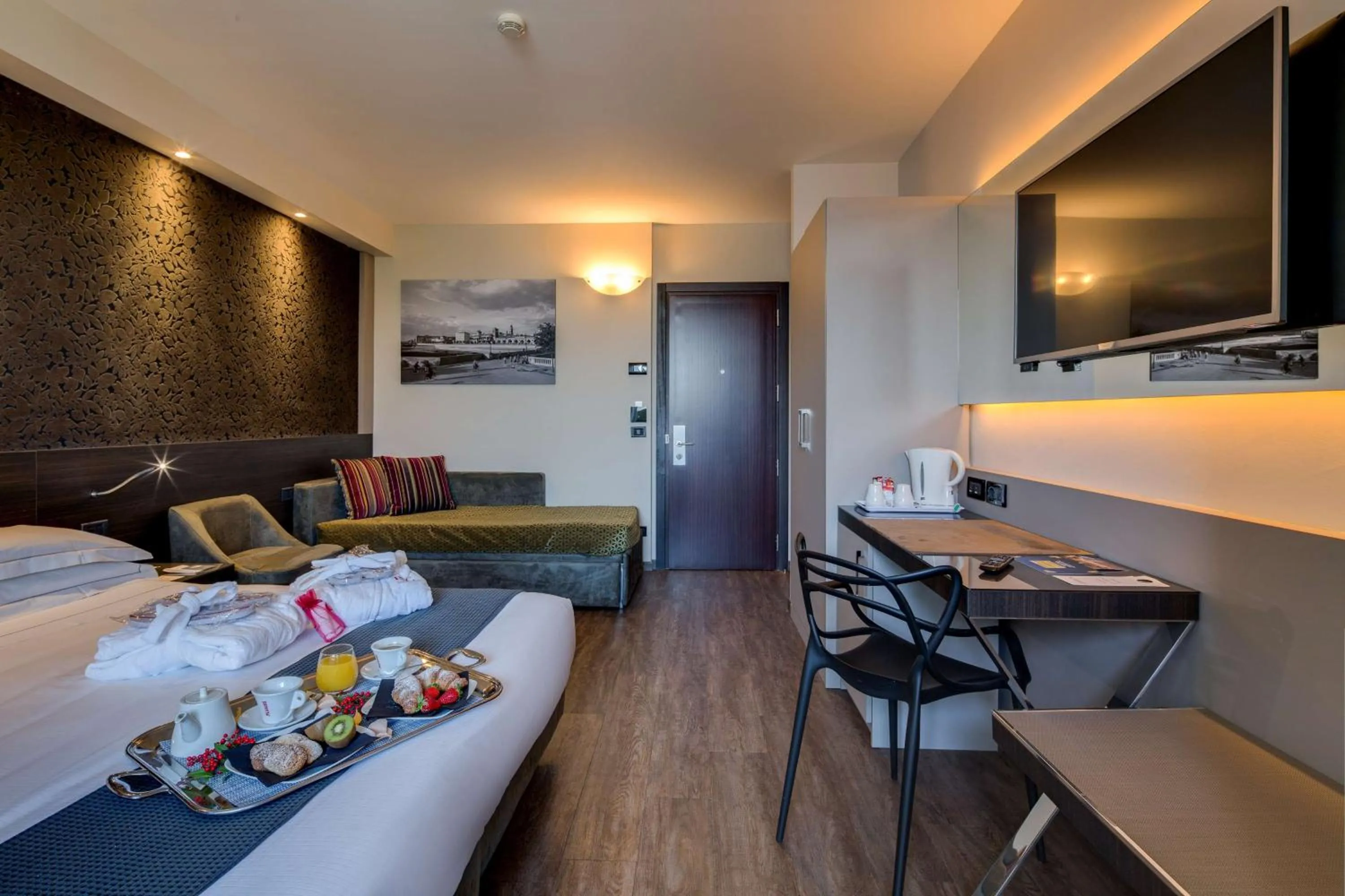 Bedroom, Bed in Best Western Plus Hotel Farnese