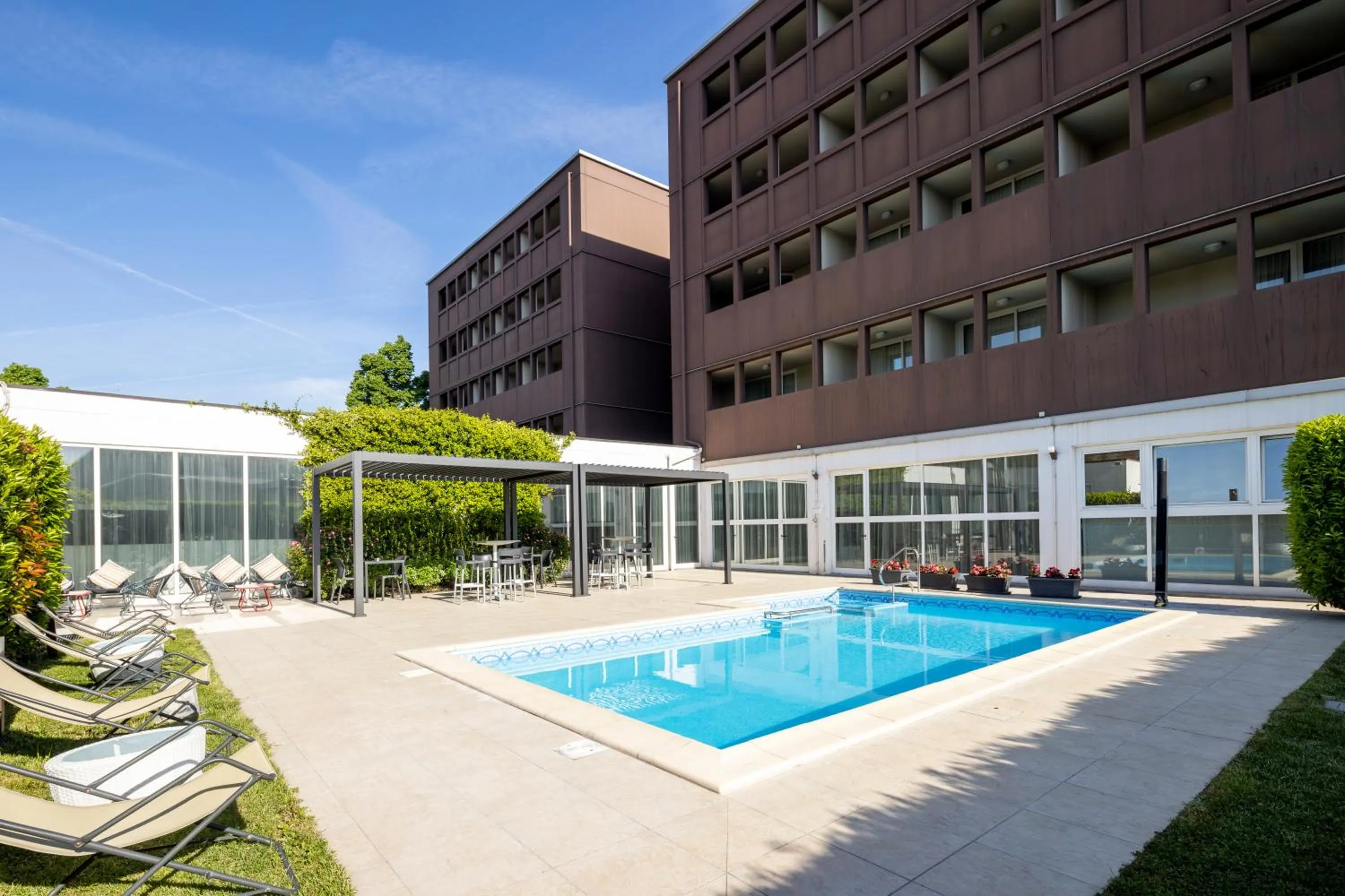 Swimming pool in Best Western Plus Hotel Farnese