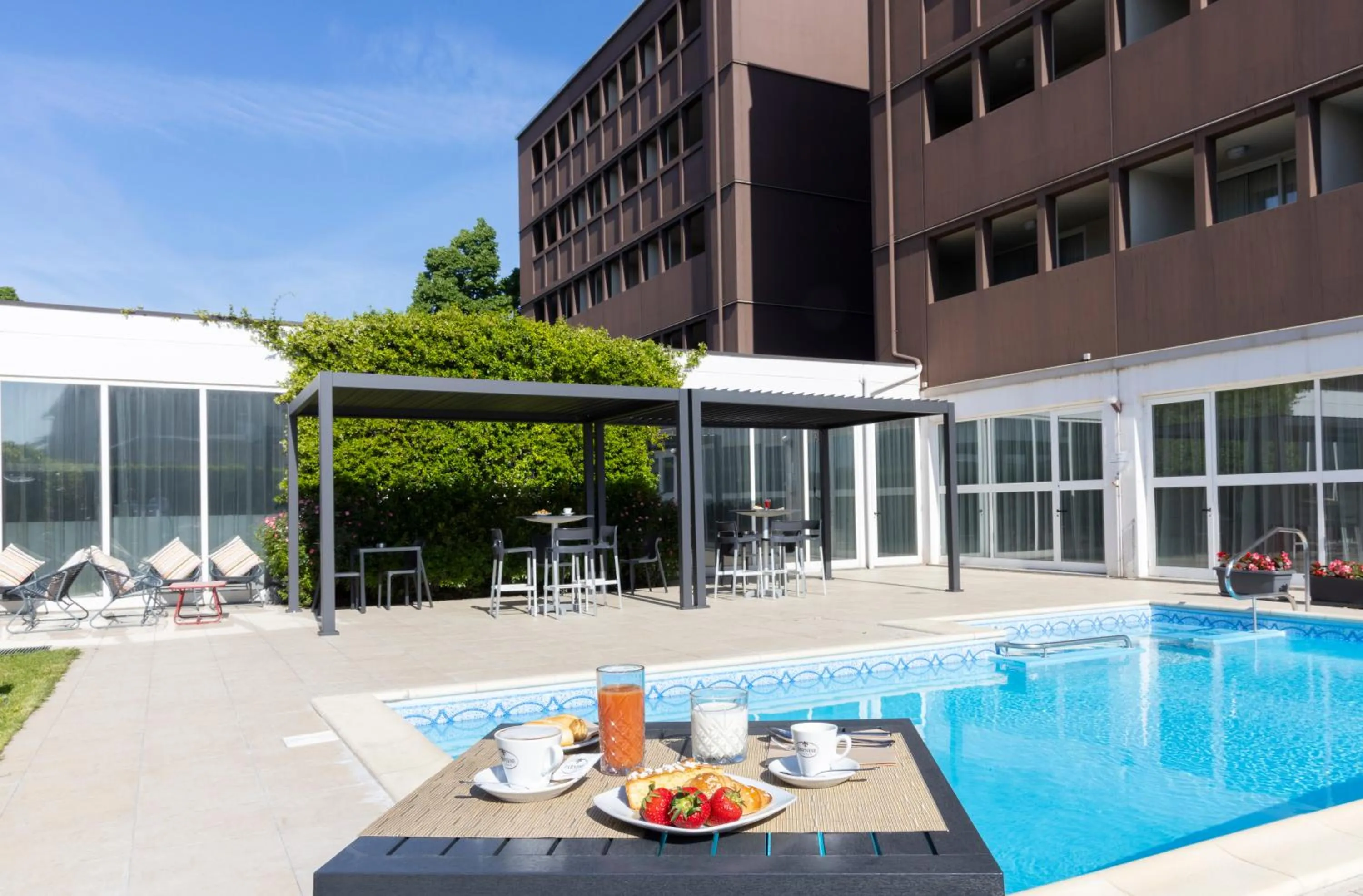 Swimming pool in Best Western Plus Hotel Farnese