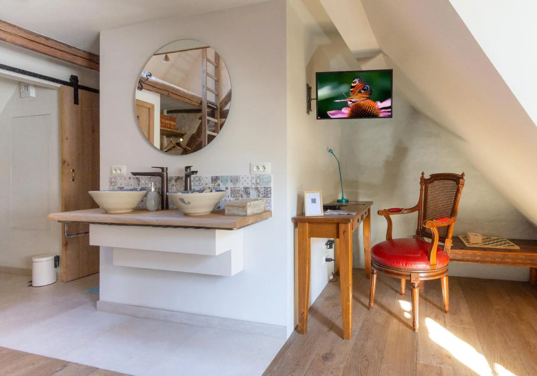 TV and multimedia in Butterfly