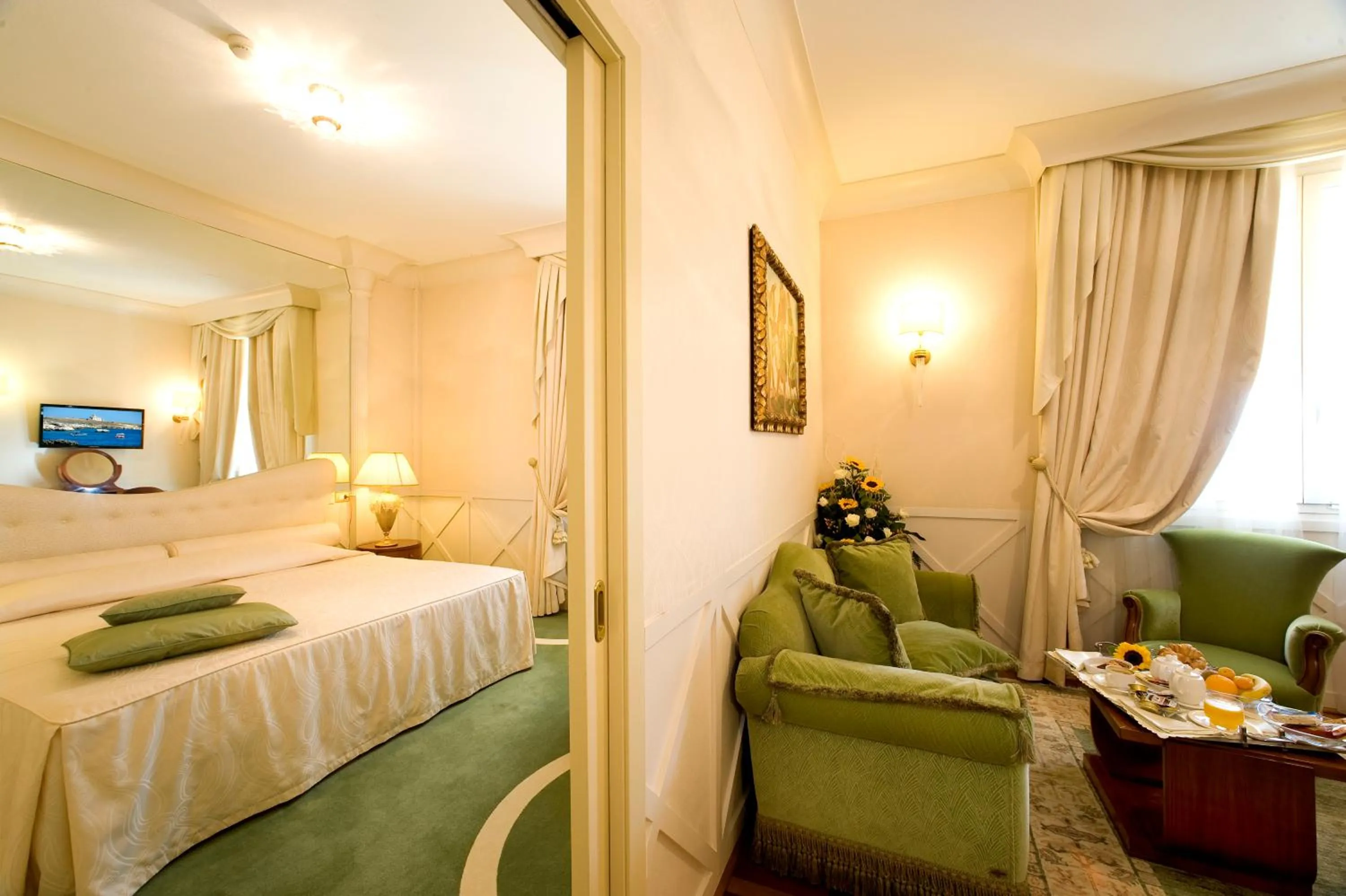 Bedroom, Bed in Zanhotel Centergross