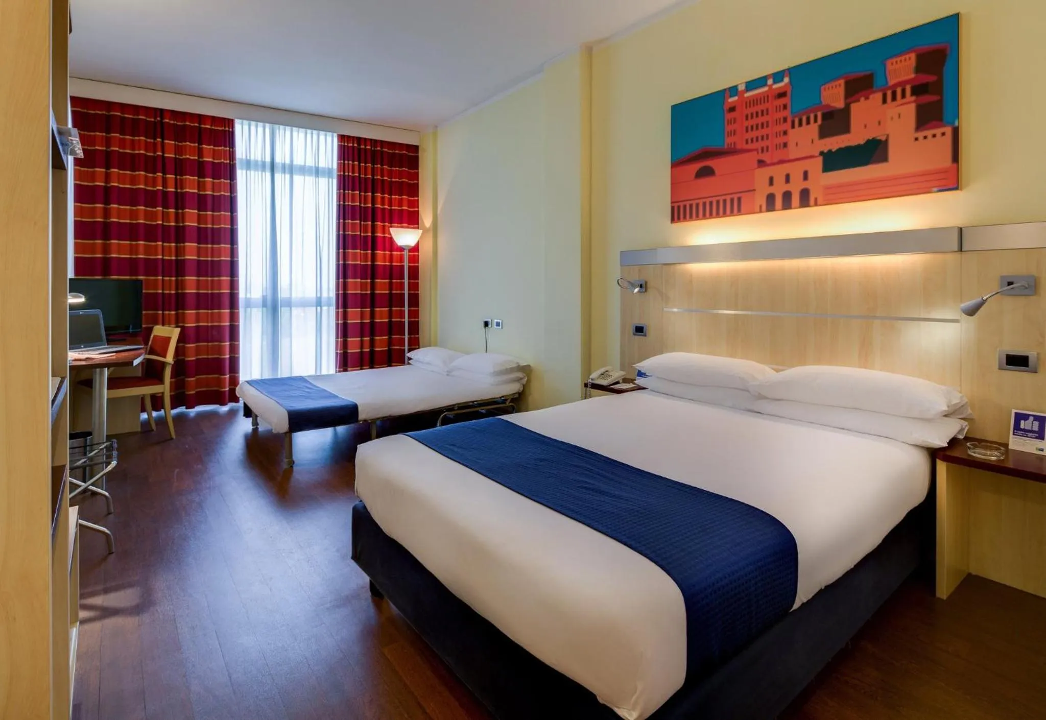 Photo of the whole room, Bed in Holiday Inn Express Parma by IHG