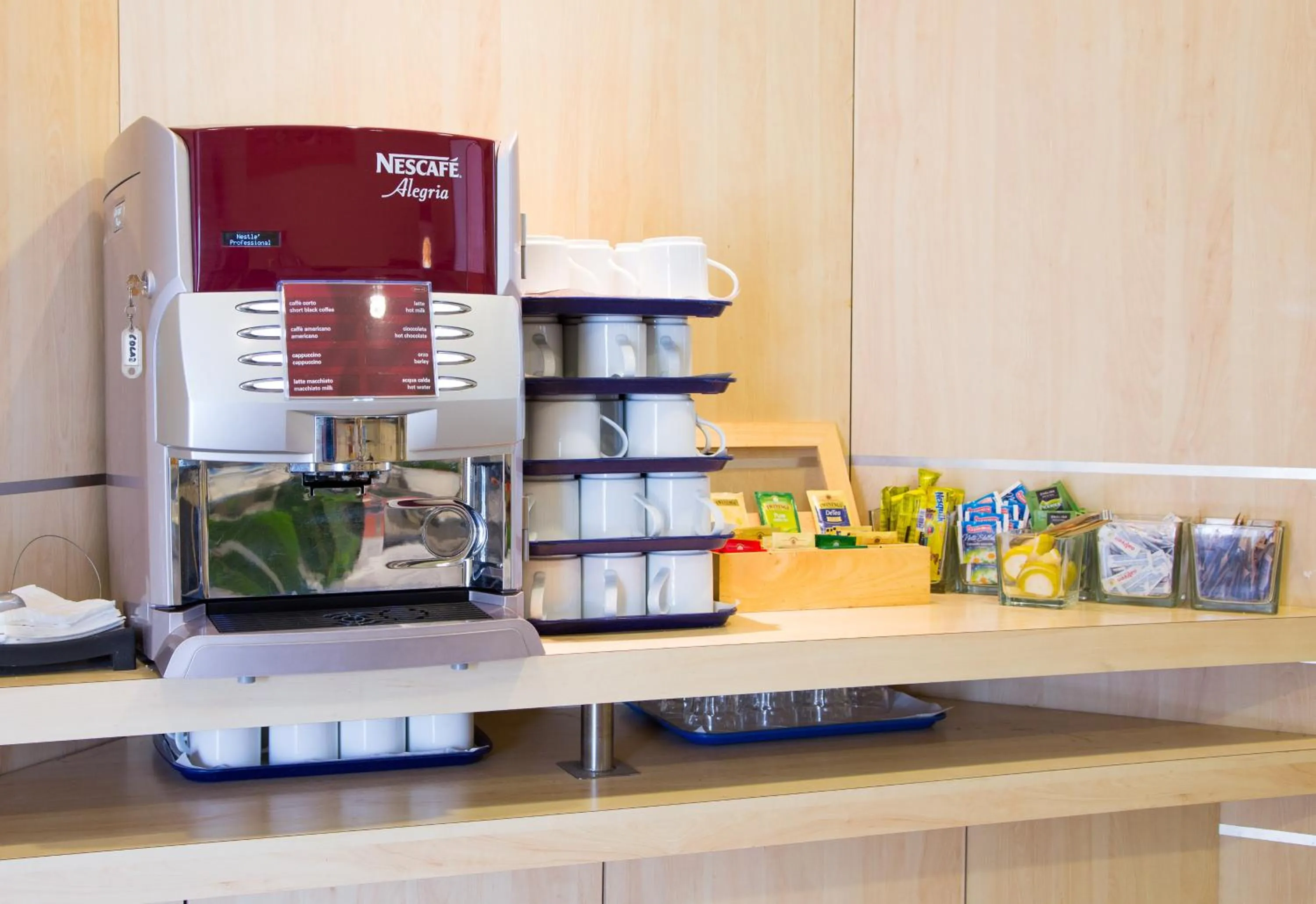 Restaurant/places to eat in Holiday Inn Express Parma by IHG