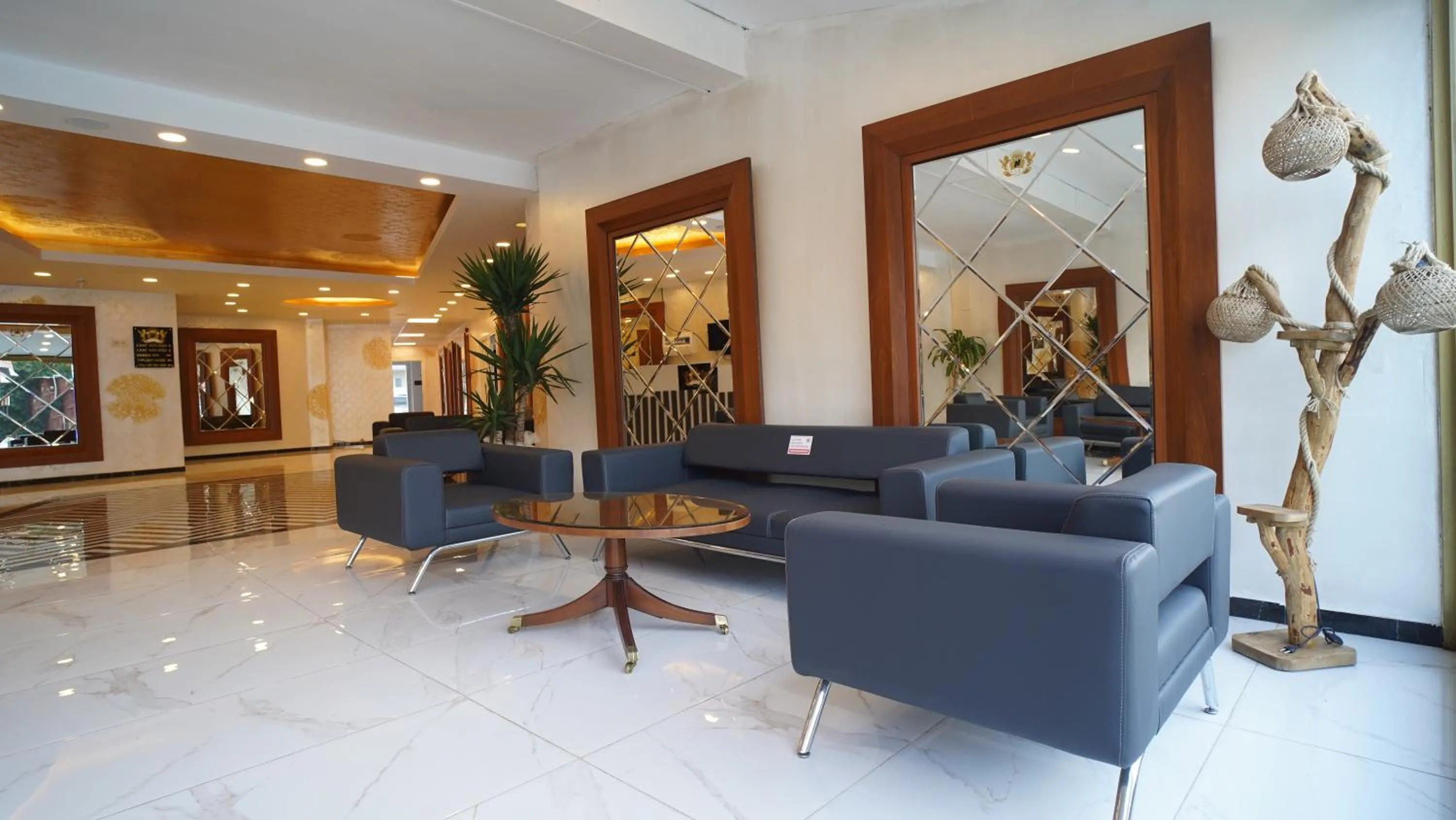 Facade/entrance in Grand Niki Hotel & Spa