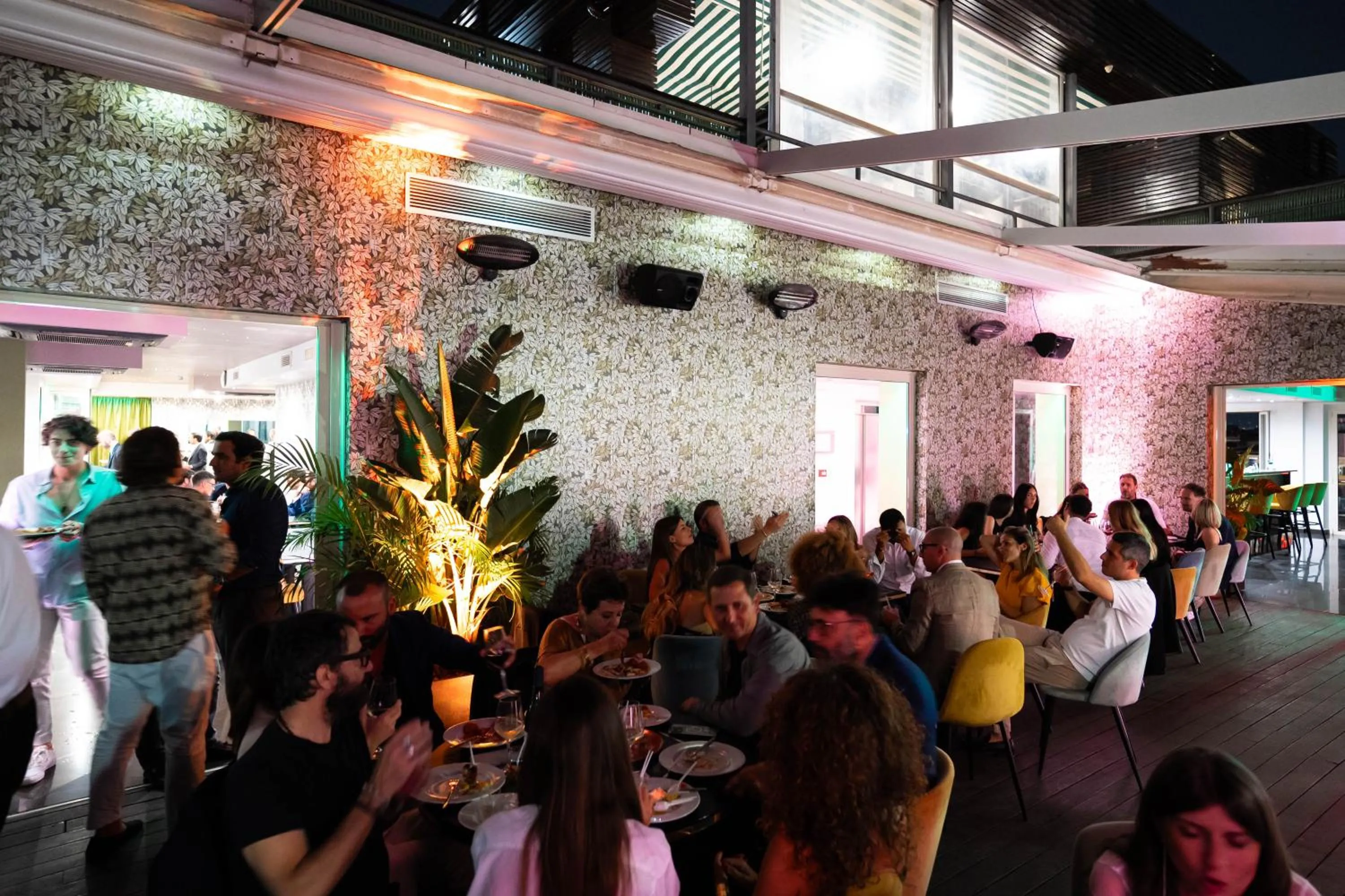 Restaurant/places to eat in La Griffe Hotel Roma