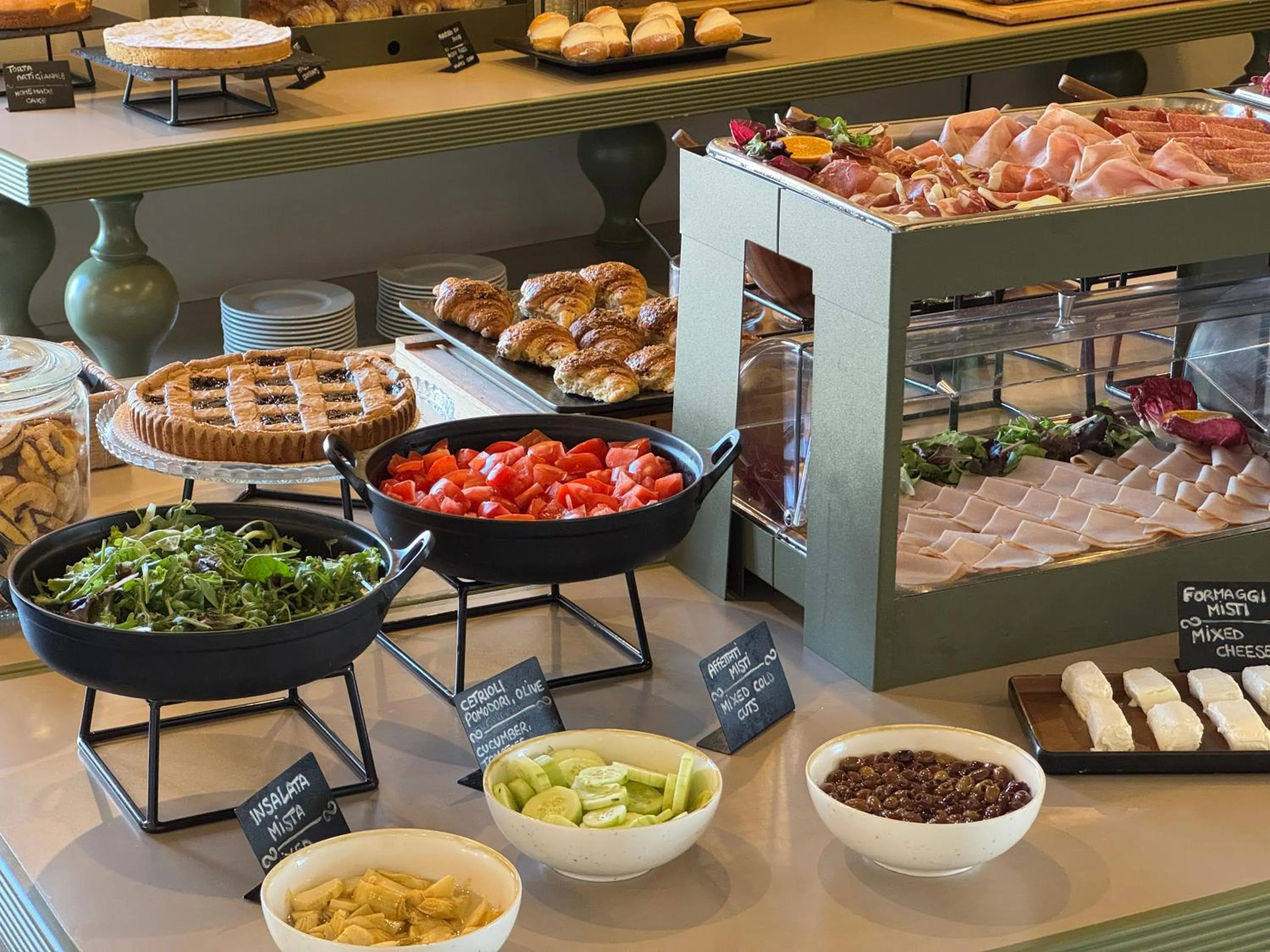 Food and drinks in La Griffe Hotel Roma