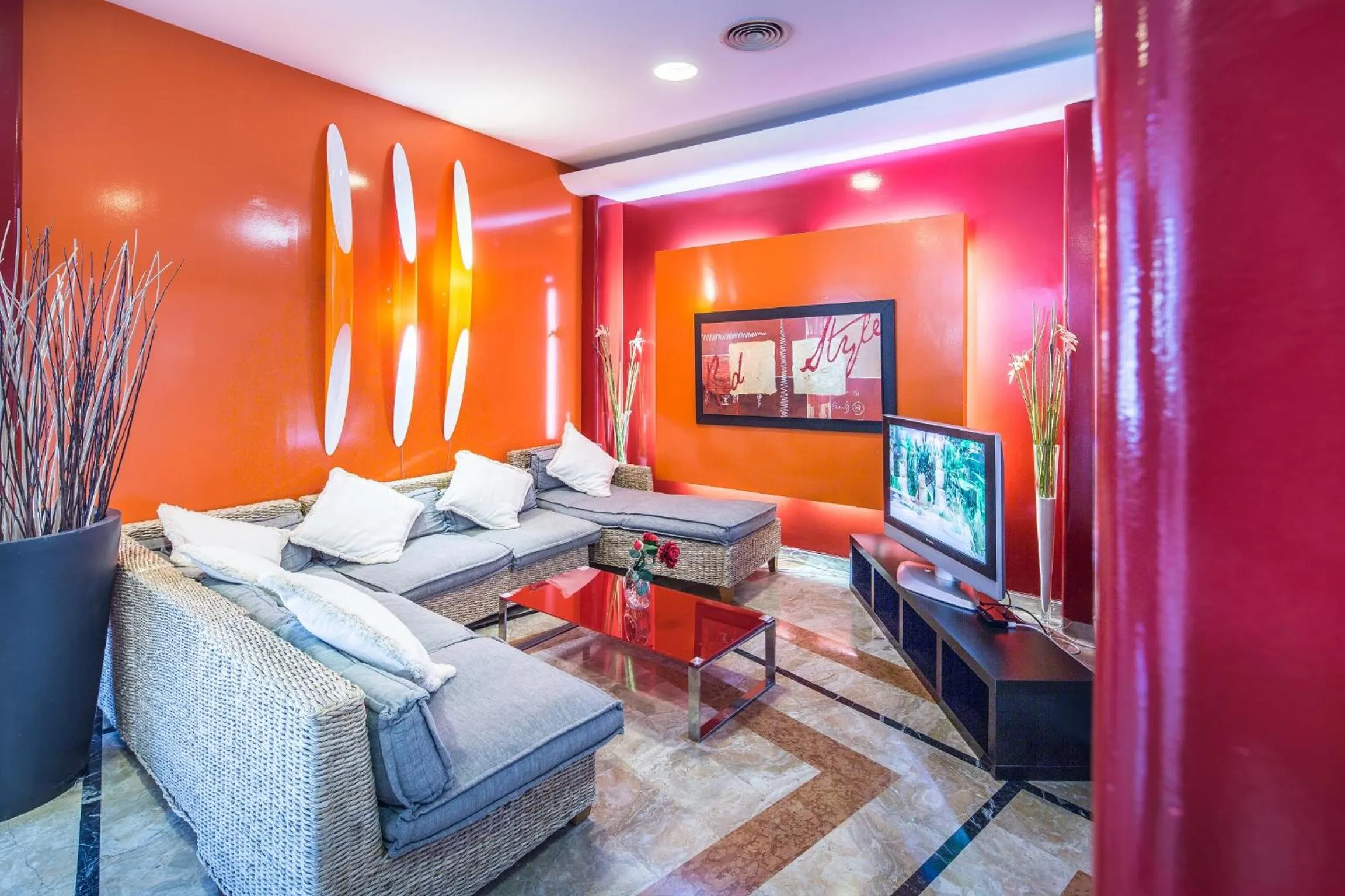 Communal lounge/ TV room in Park Hotel