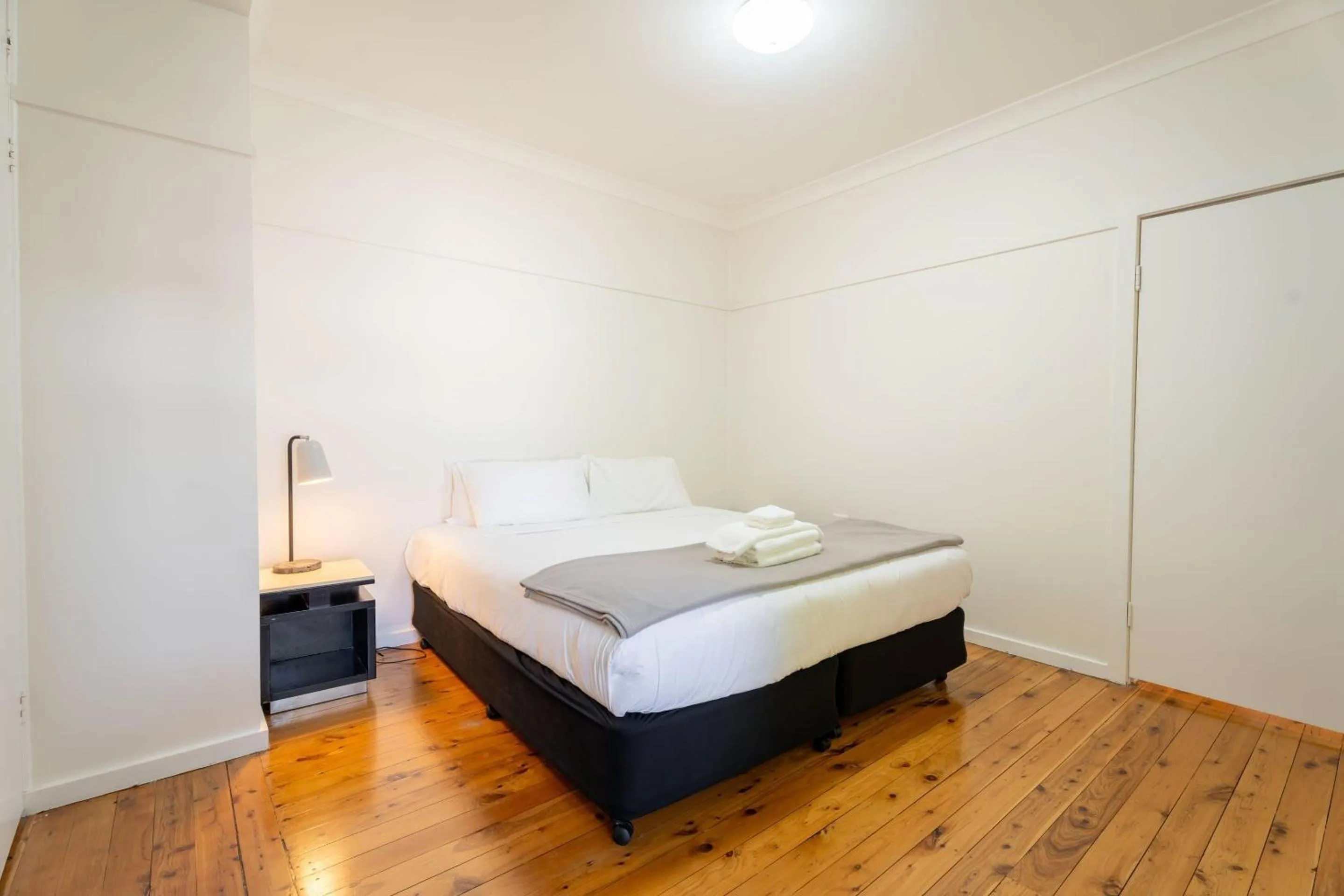 Bedroom, Bed in Comfort Resort Leura Gardens