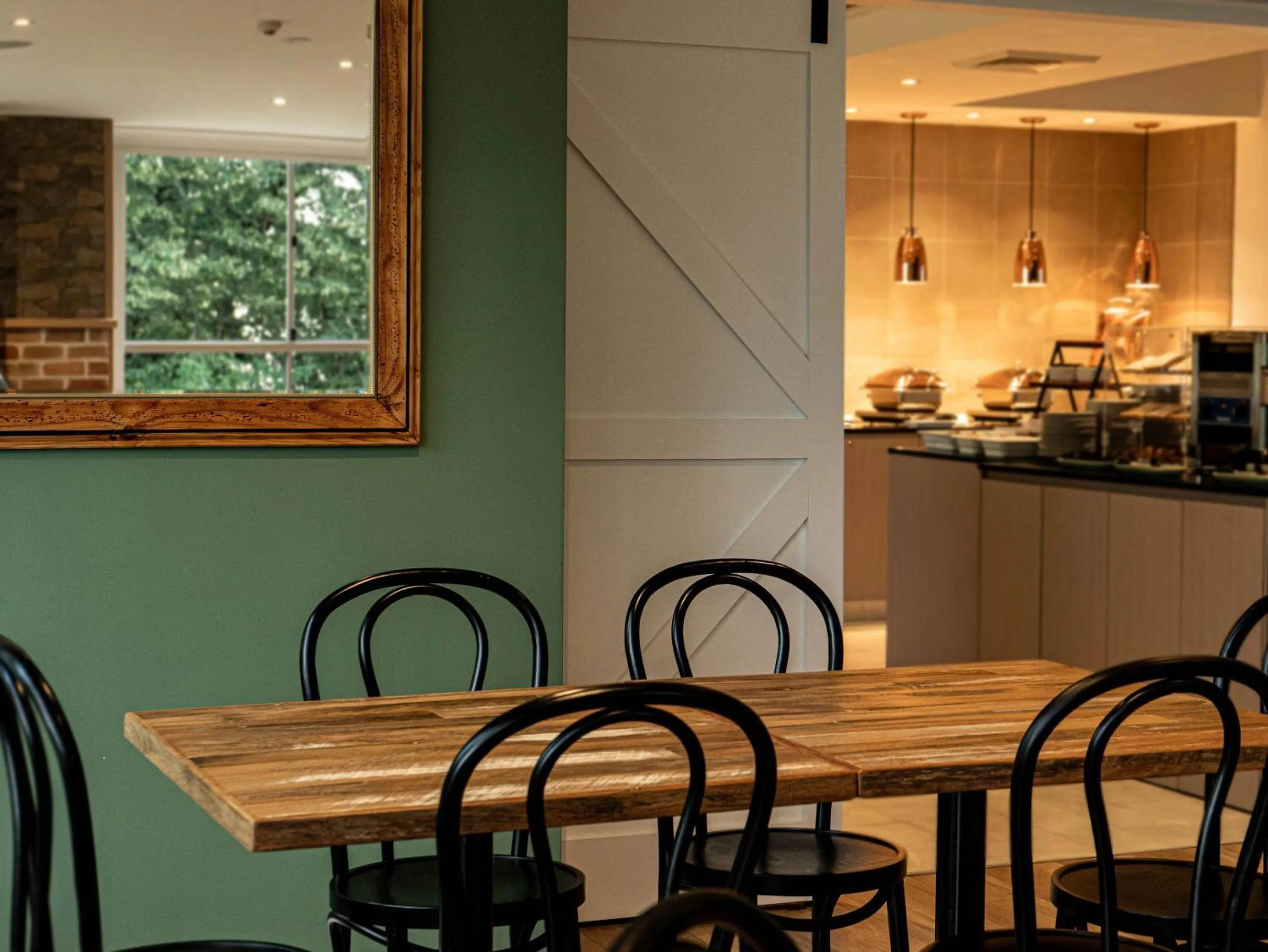 Restaurant/places to eat in Comfort Resort Leura Gardens