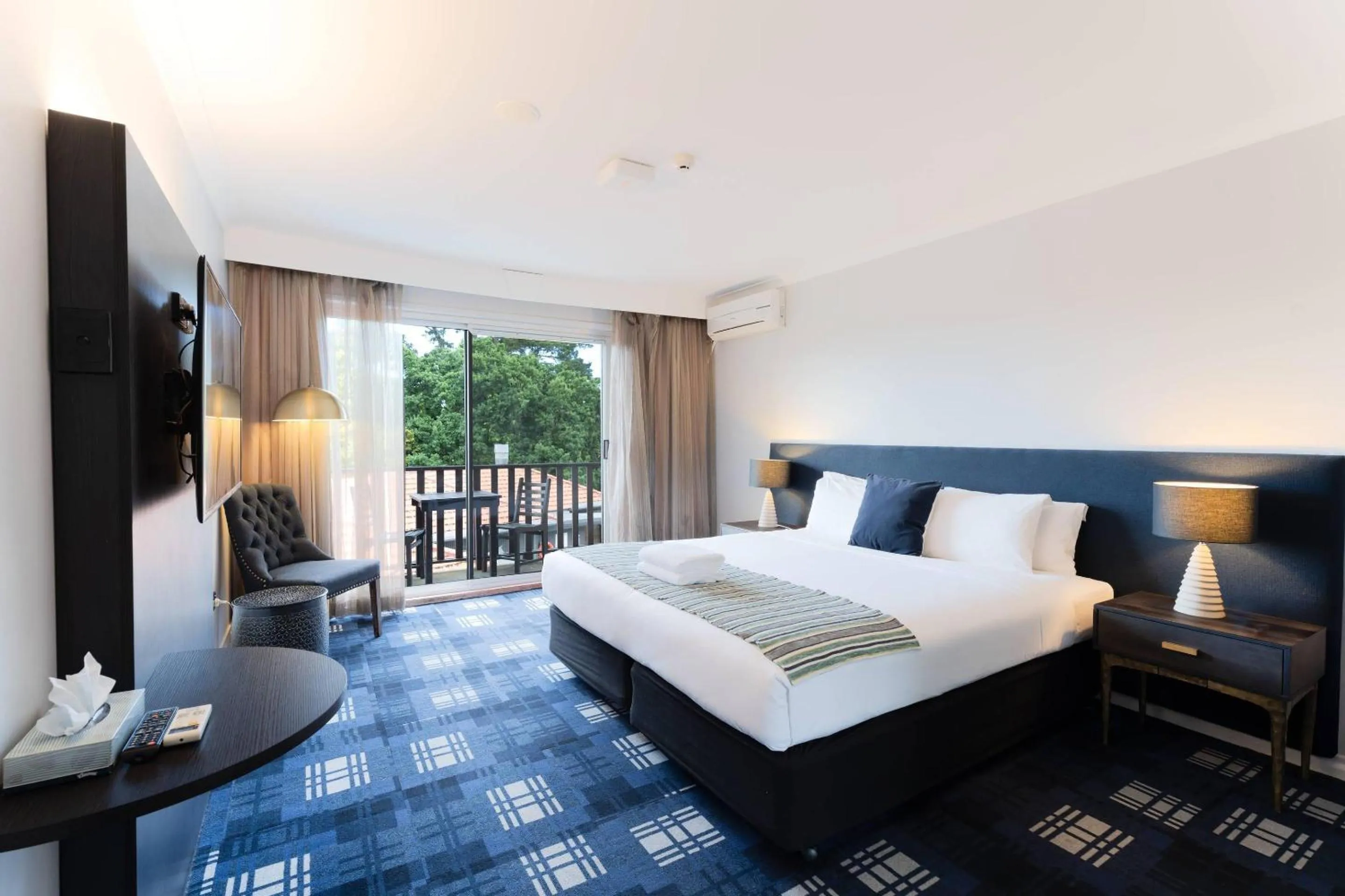 Bedroom, Bed in Comfort Resort Leura Gardens