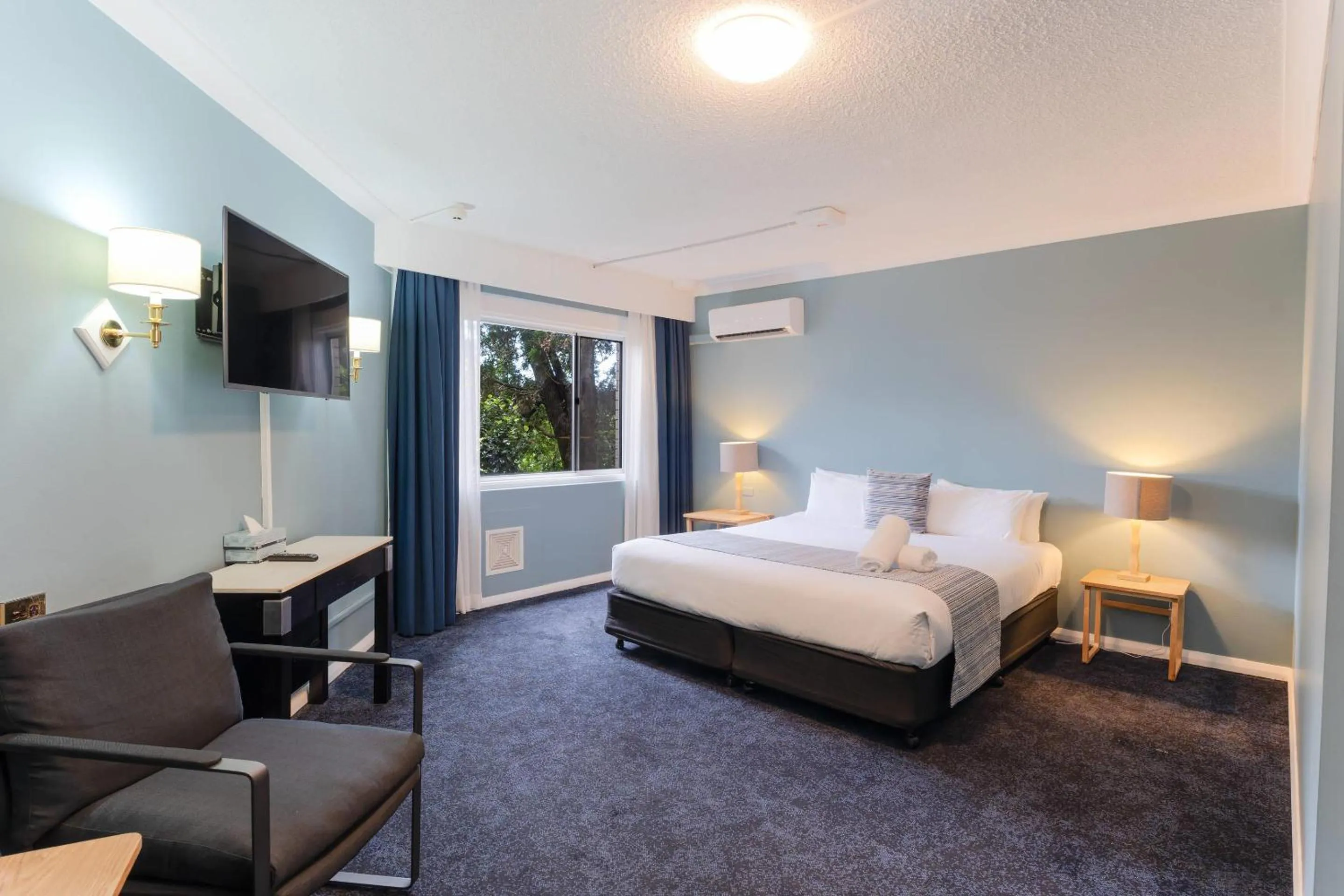 Bedroom, Bed in Comfort Resort Leura Gardens