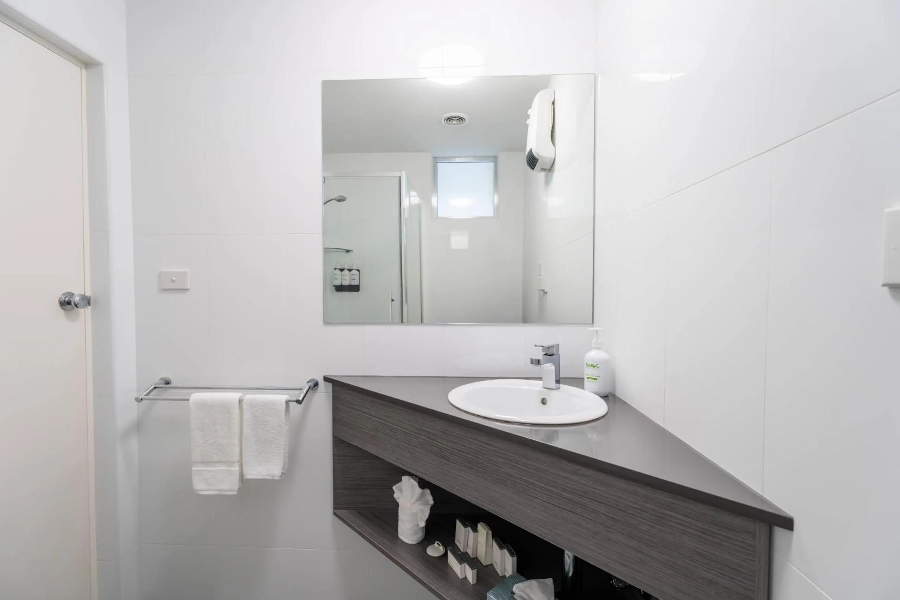 Bedroom in Comfort Resort Leura Gardens