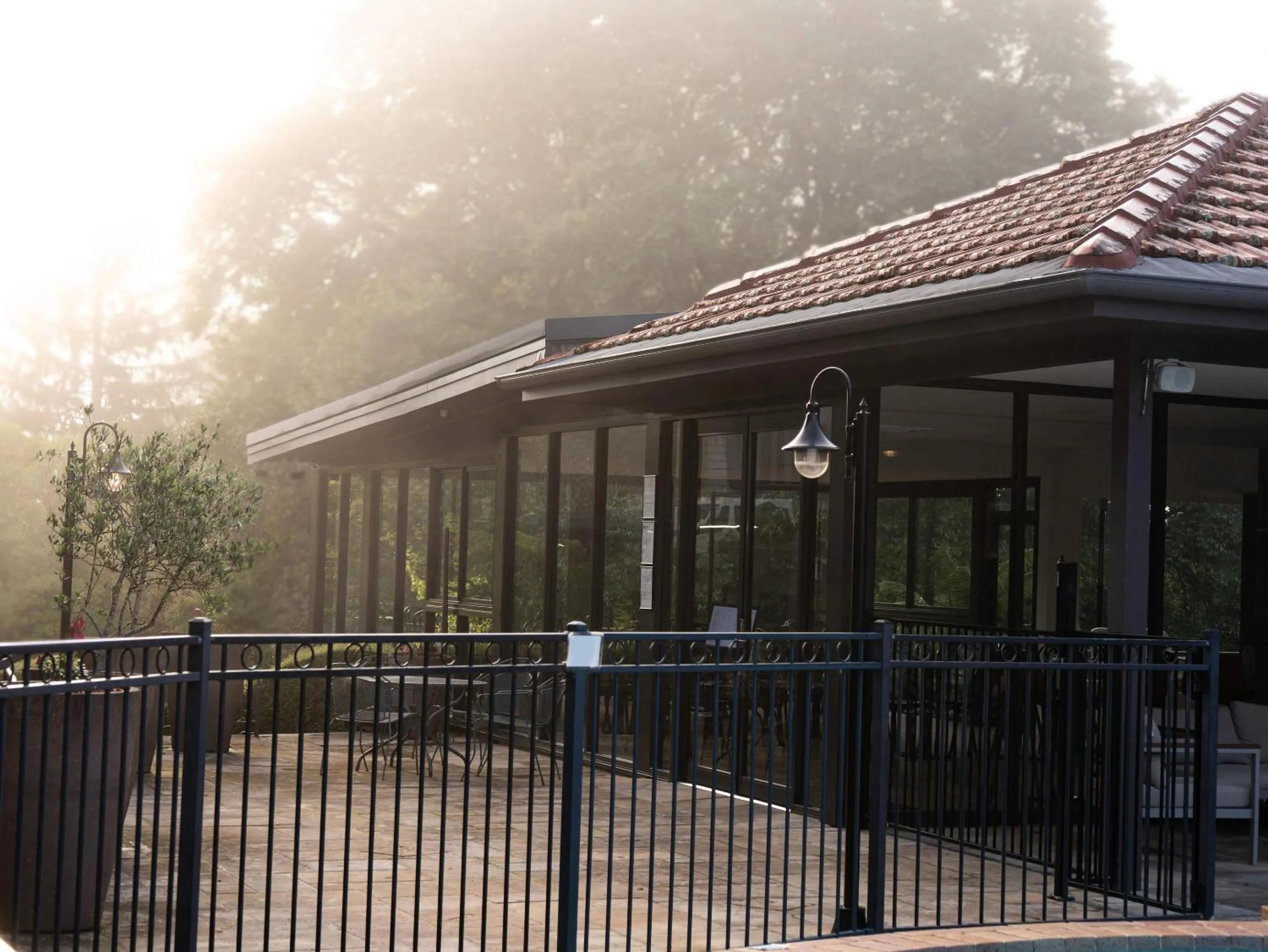 Restaurant/places to eat in Comfort Resort Leura Gardens