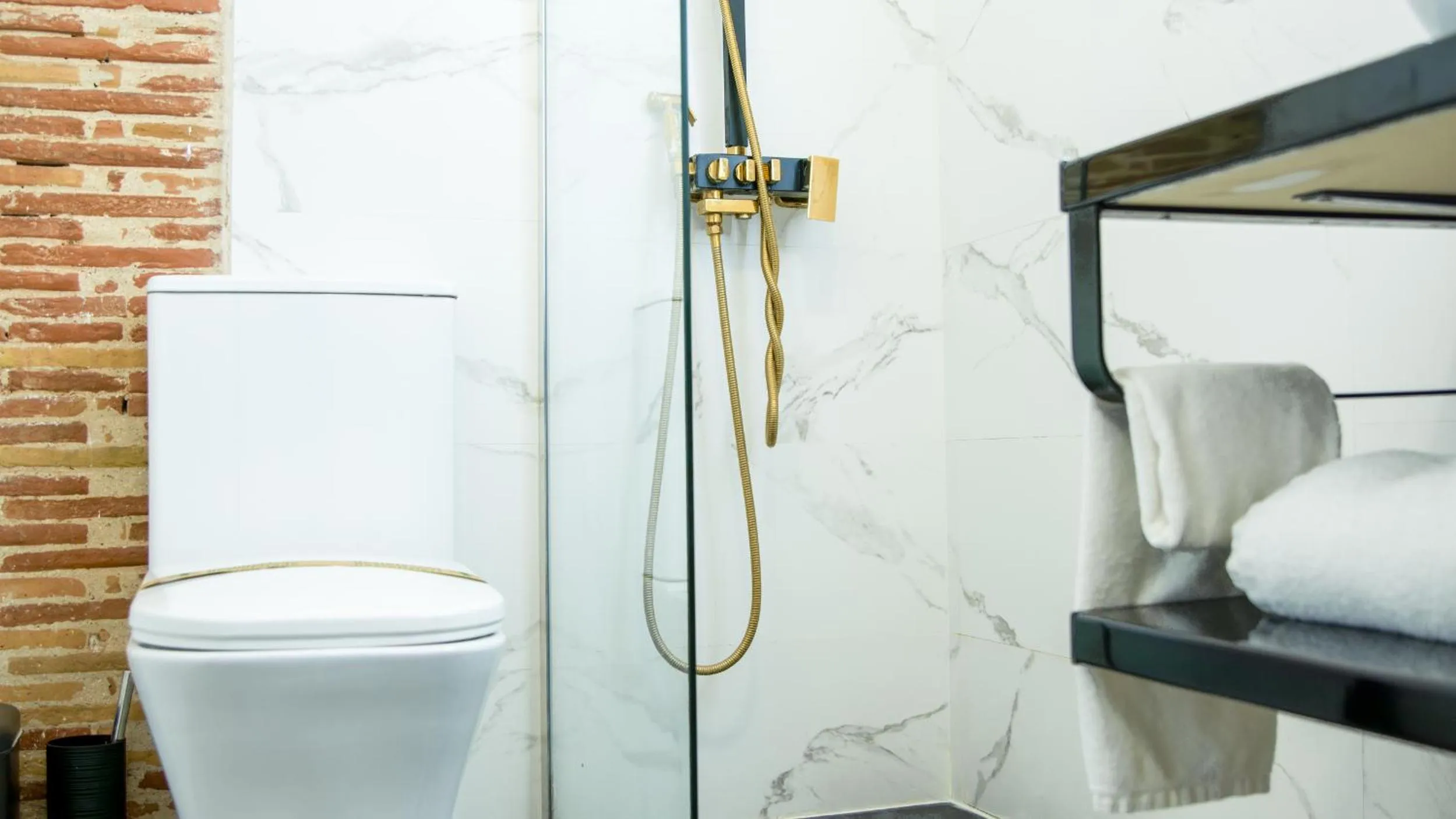 Bathroom in Catalina Suites