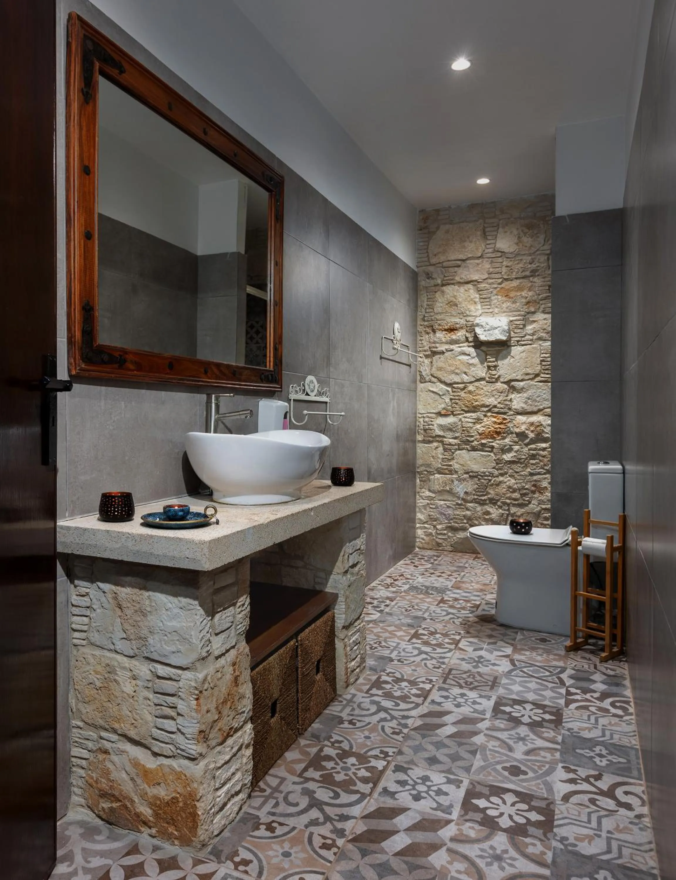 Toilet in Oinoessa Traditional Boutique Guest Houses