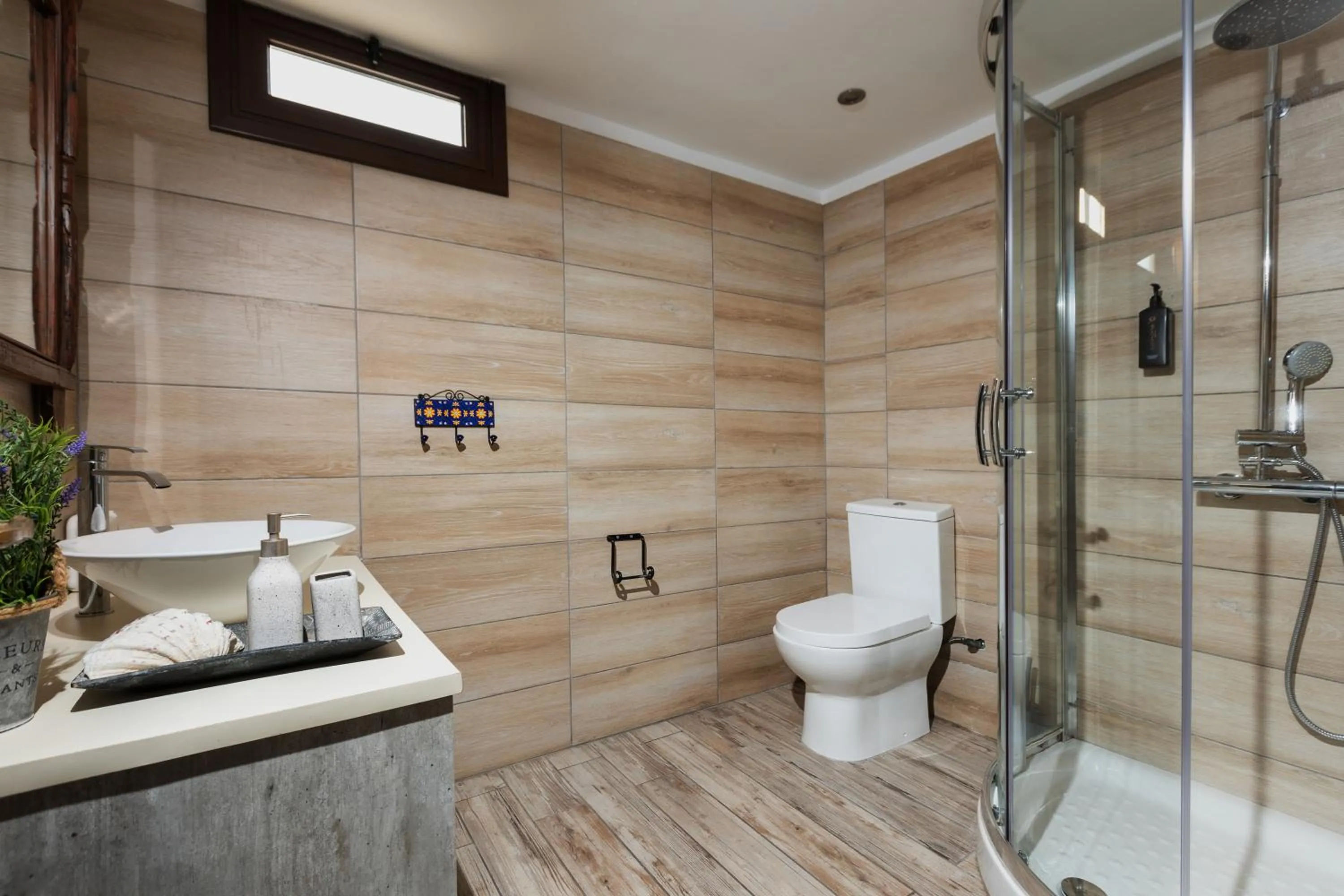 Shower in Oinoessa Traditional Boutique Guest Houses