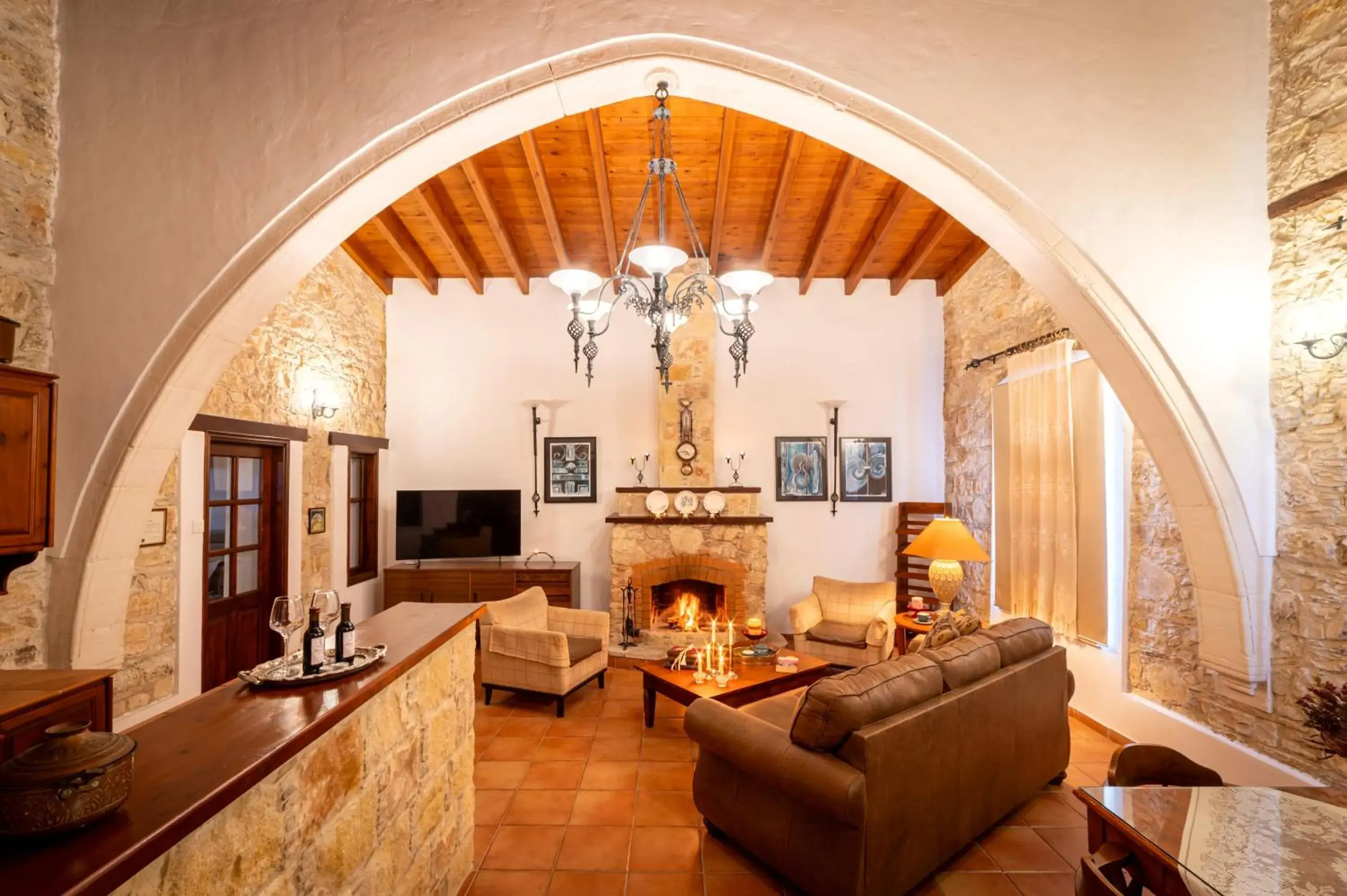 Superior Double or Twin Room with Mountain View in Oinoessa Traditional Boutique Guest Houses Superior Double or Twin Room with Mountain View in Oinoessa Traditional Boutique Guest Houses