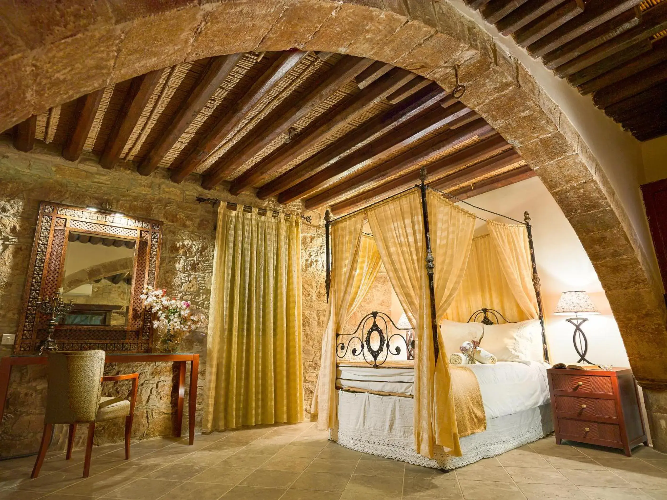 Luxury Suite with Fireplace & Spa Bath (Archontiko) in Oinoessa Traditional Boutique Guest Houses Luxury Suite with Fireplace & Spa Bath (Archontiko) in Oinoessa Traditional Boutique Guest Houses