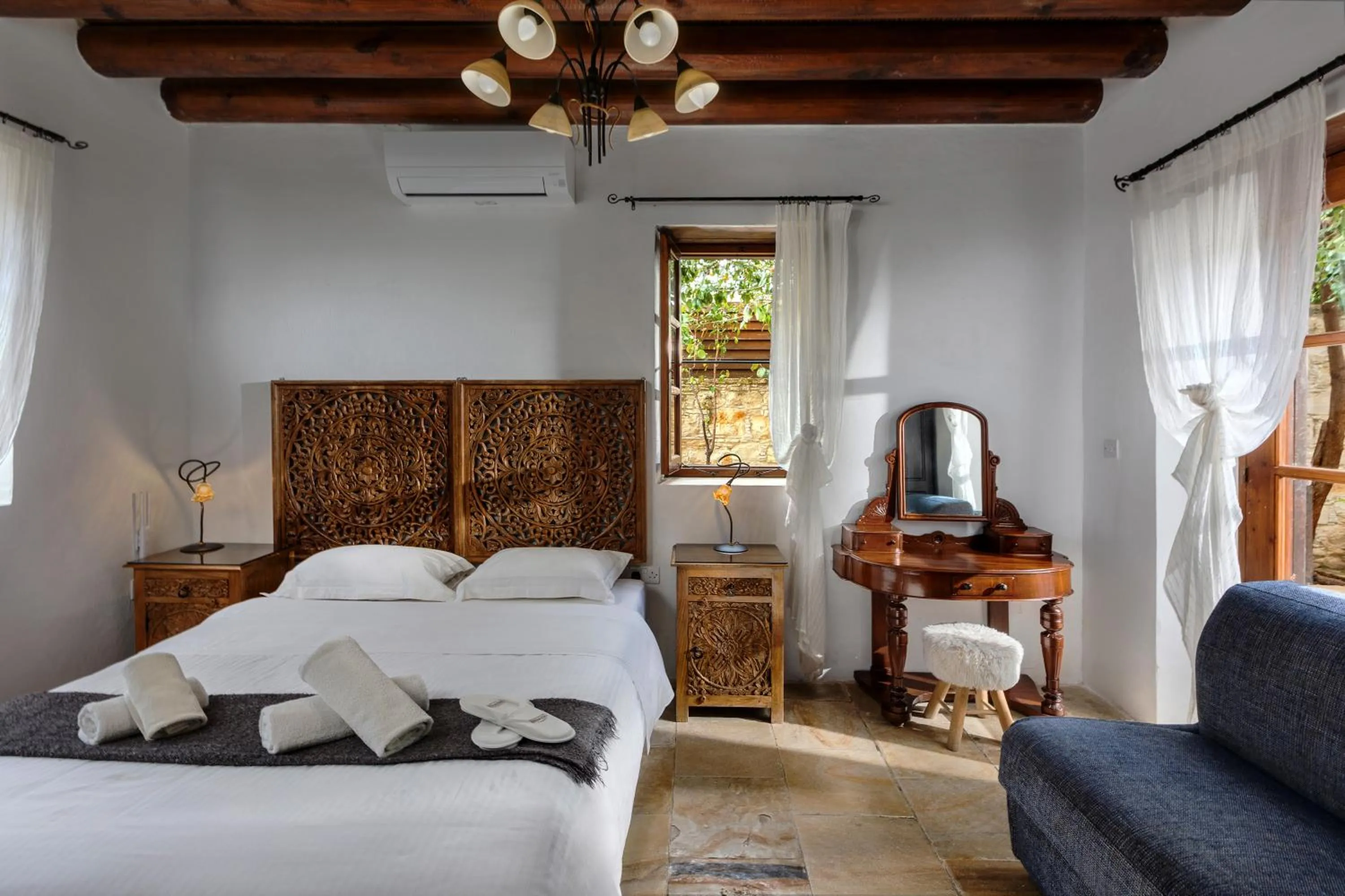 Bed in Oinoessa Traditional Boutique Guest Houses