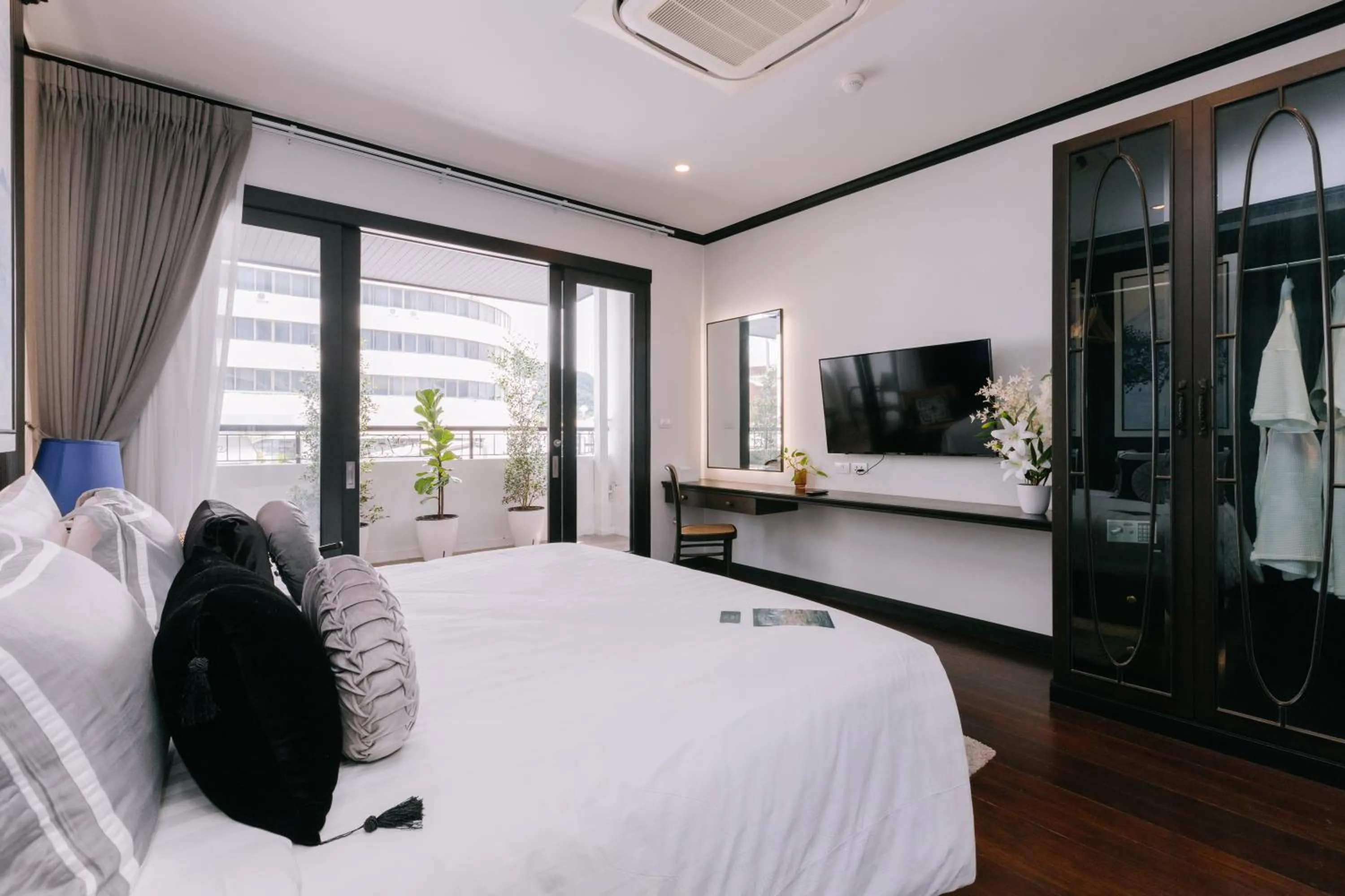 wardrobe, Bed in BAAN 125 STAY Phuket