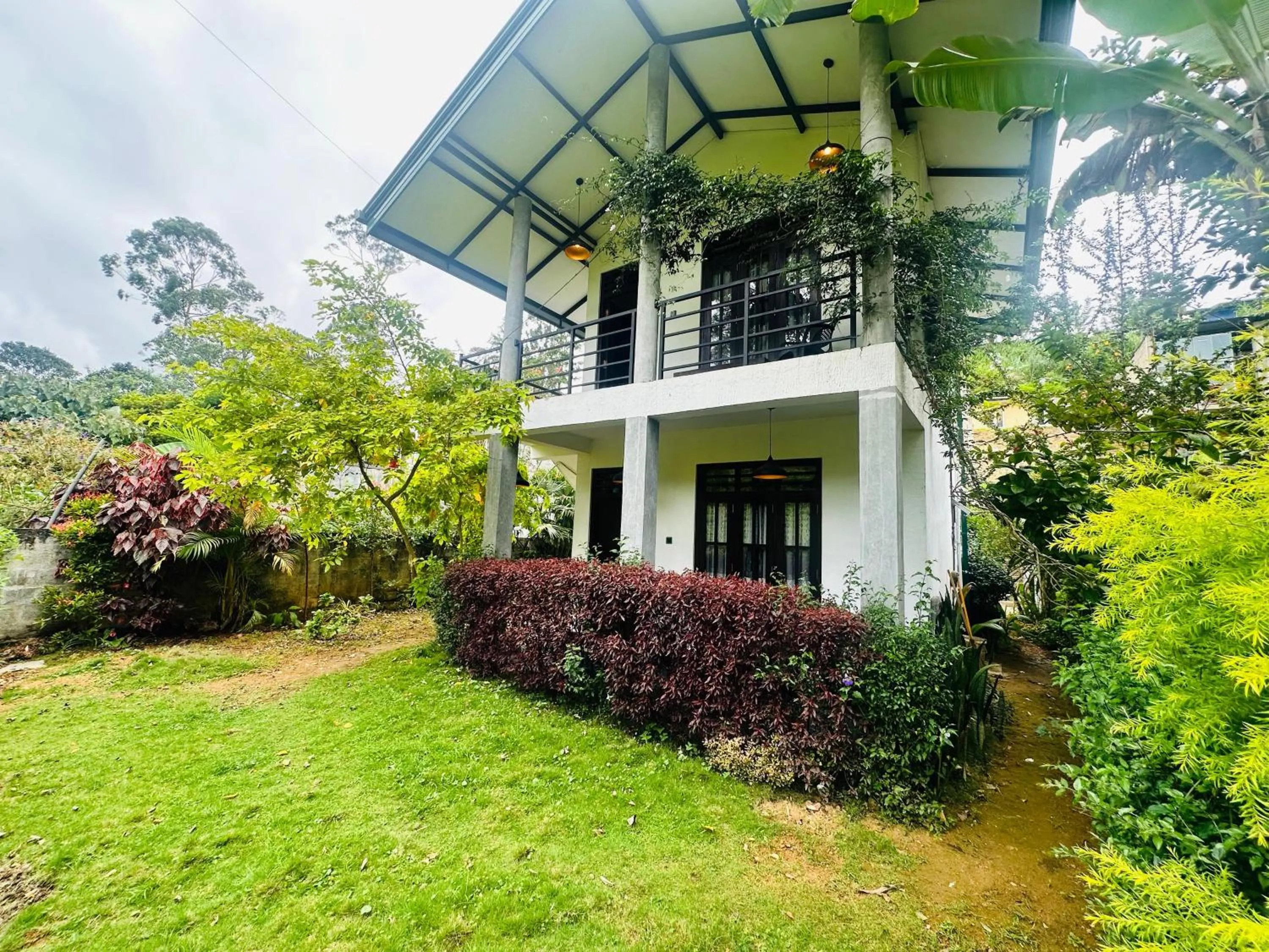 Double Room with Private Bathroom - single occupancy in Traveller's Villa