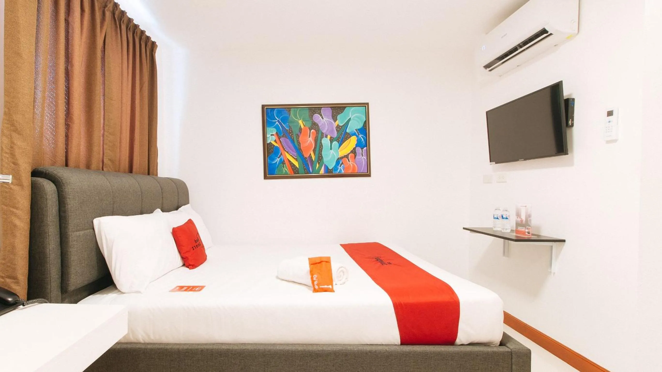 Bed in RedDoorz @ Guest Hotel Passi City Iloilo