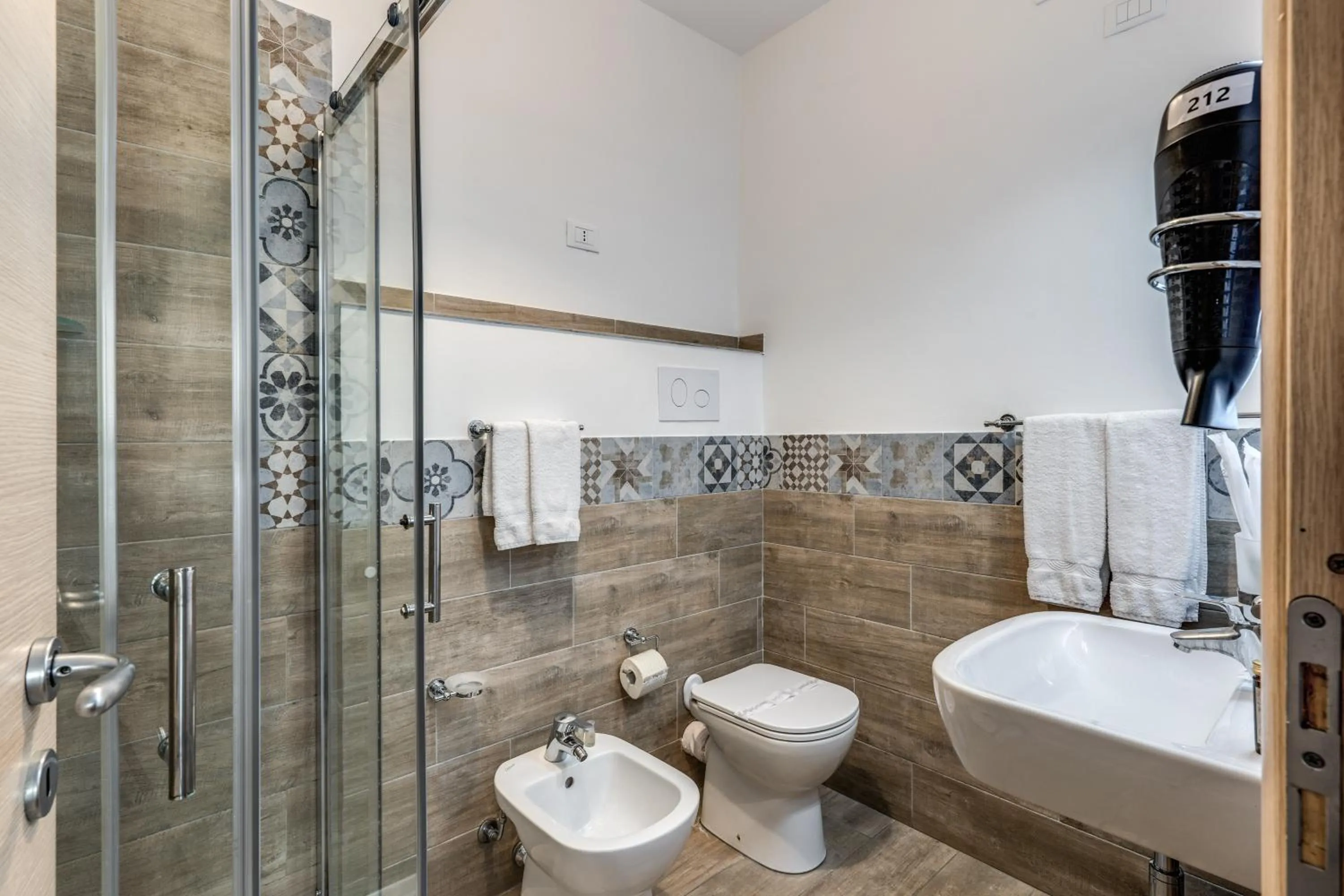 Bathroom in Casena Dei Colli, Sure Hotel Collection By Best Western