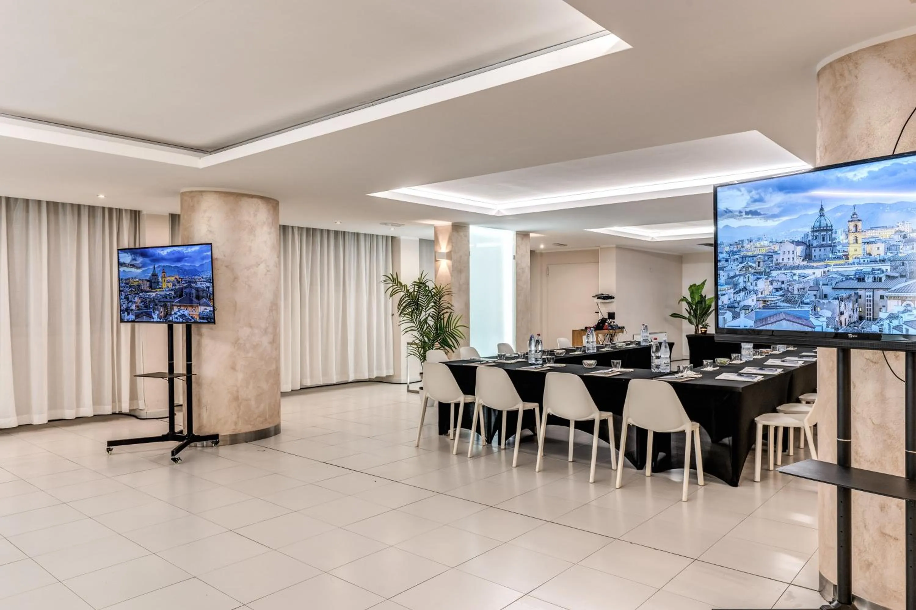 Meeting/conference room in Casena Dei Colli, Sure Hotel Collection By Best Western