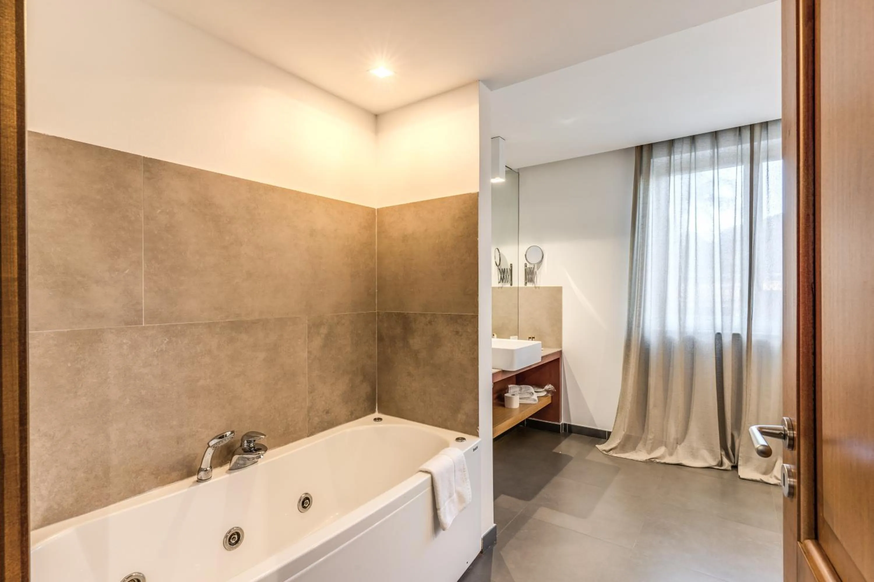 Bathroom, Bed in Casena Dei Colli, Sure Hotel Collection By Best Western