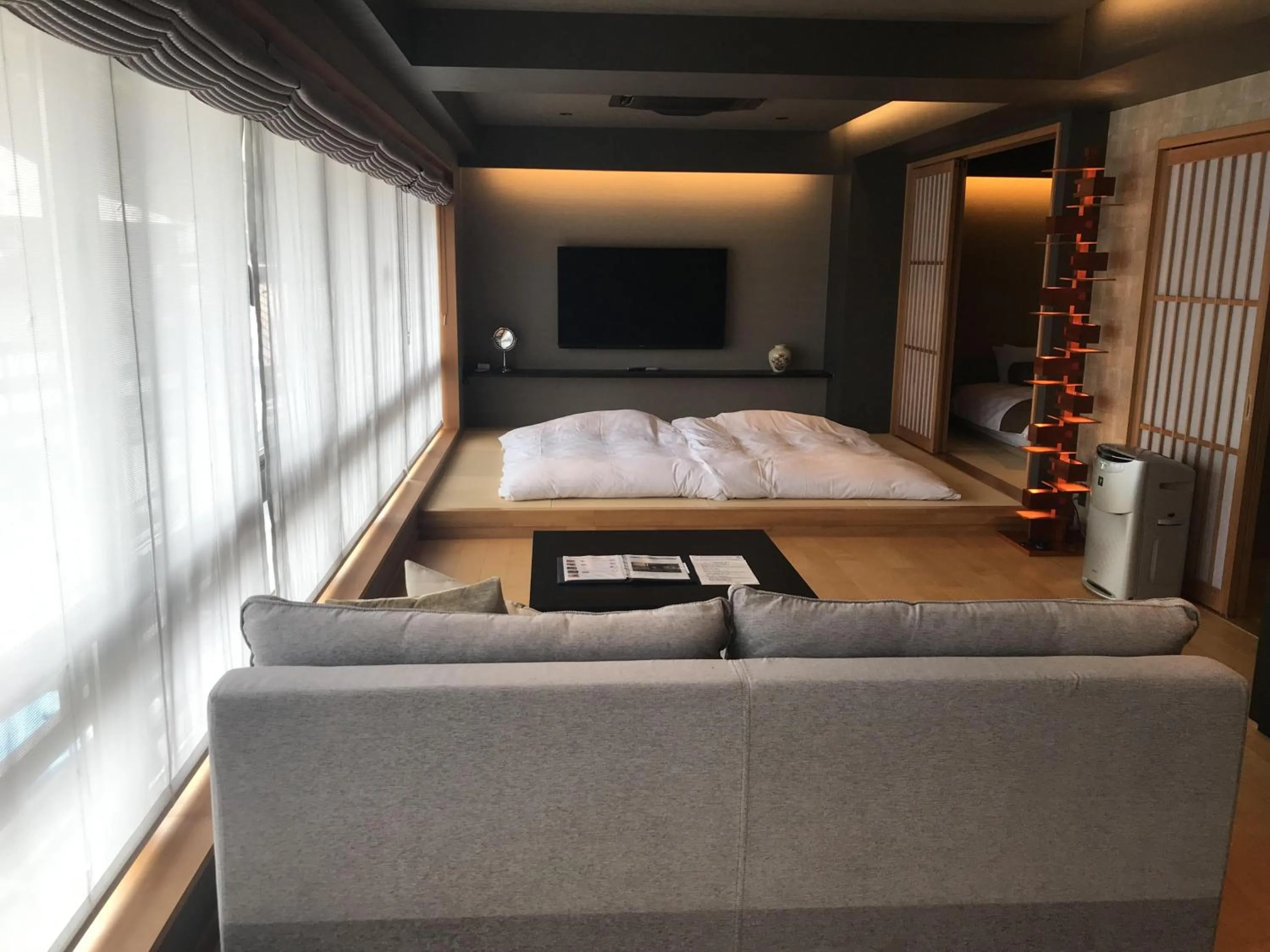 Living room, Bed in Waqoo Naritasanmonzen