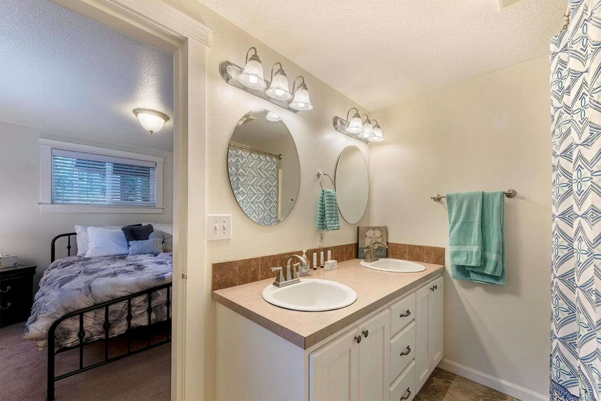 Bathroom, Bed in Serene Cottage in the Woods