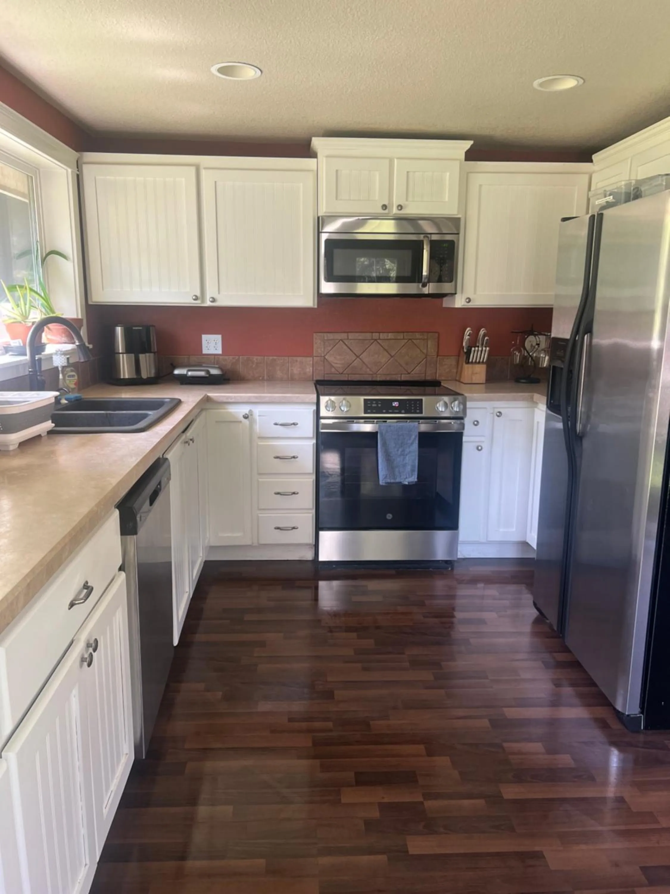 Kitchen or kitchenette in Serene Cottage in the Woods