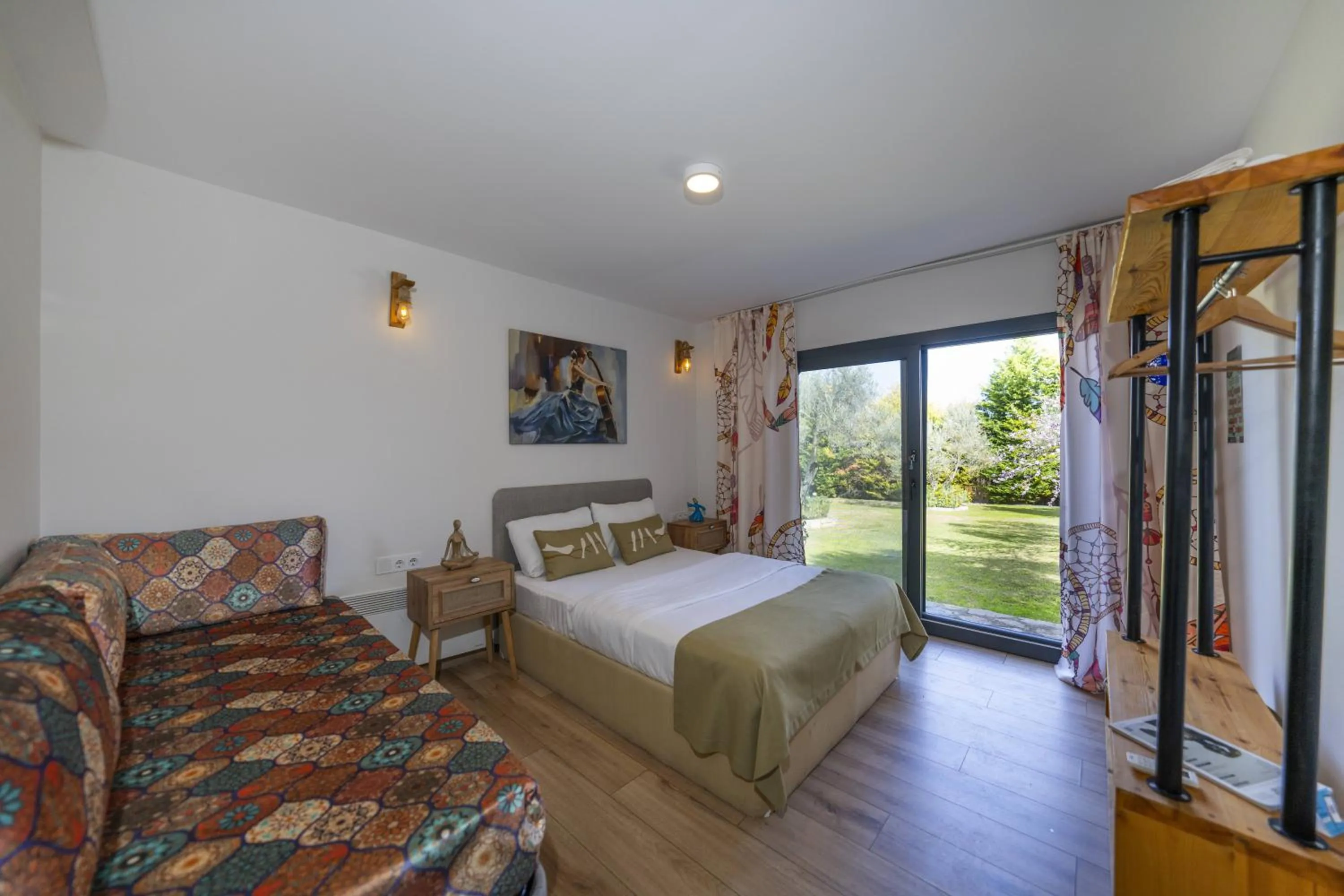 Bedroom, Bed in Bir Dem Urla