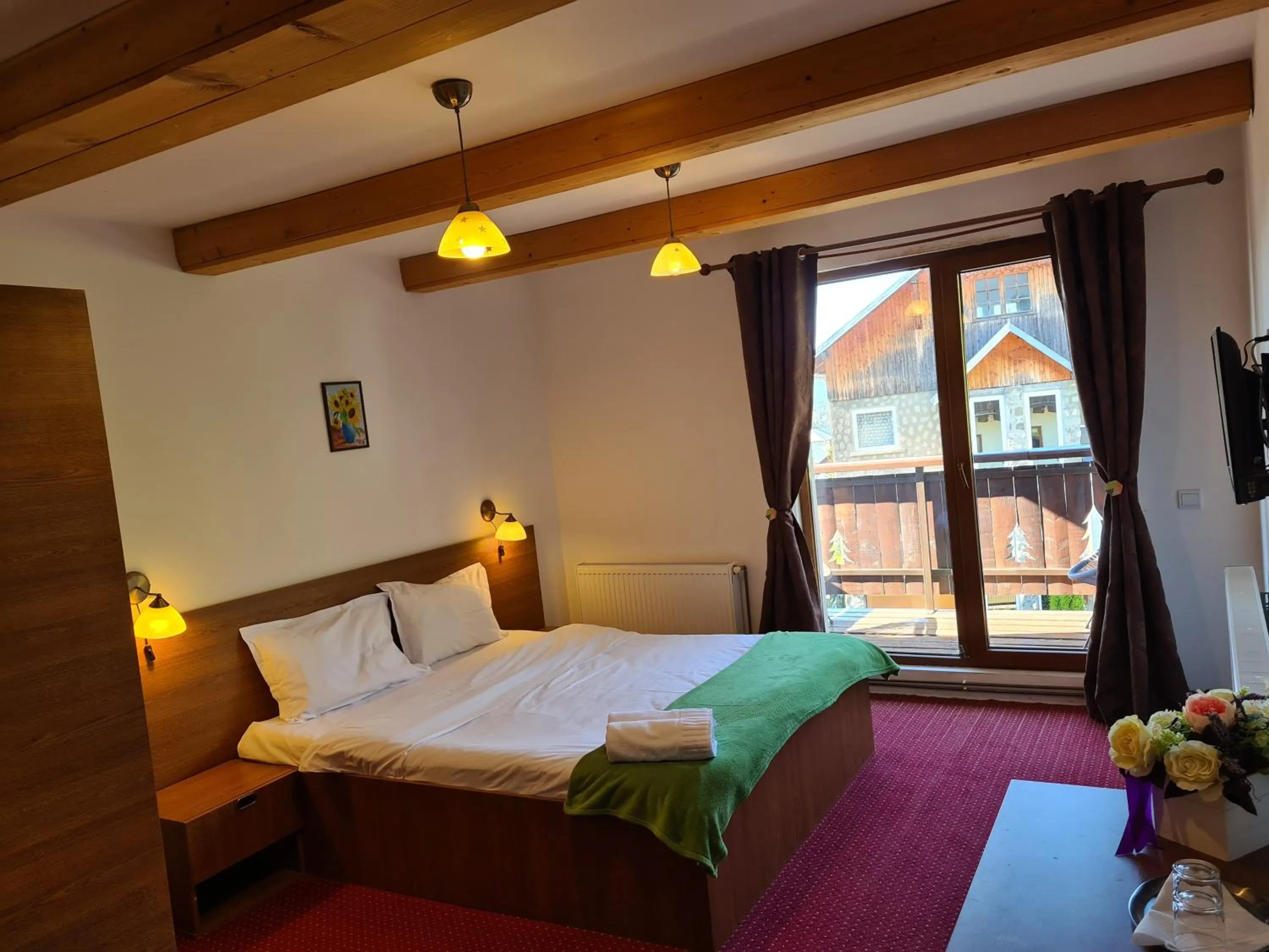 Photo of the whole room in CASA FLORESCU