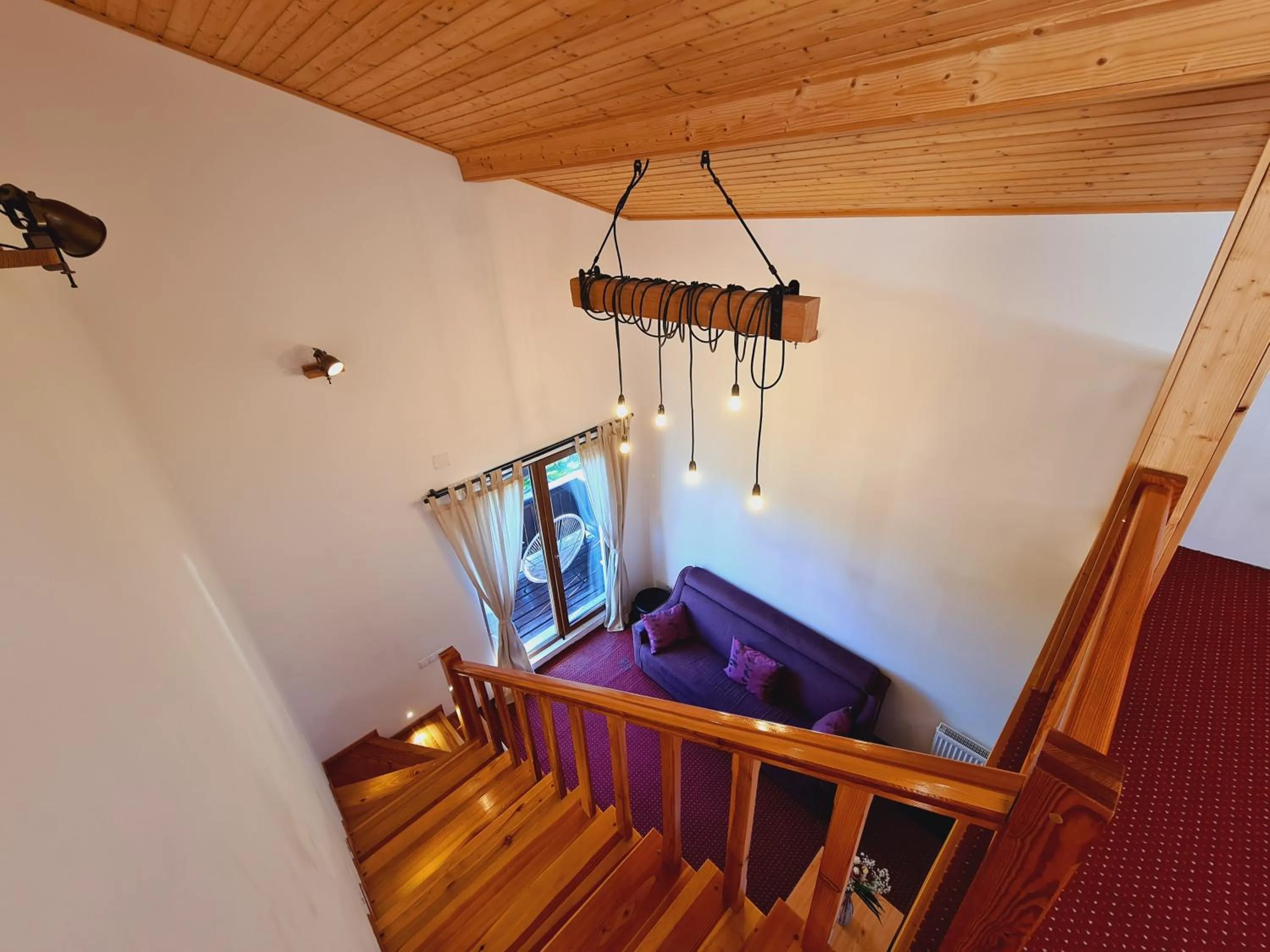 Living room in CASA FLORESCU