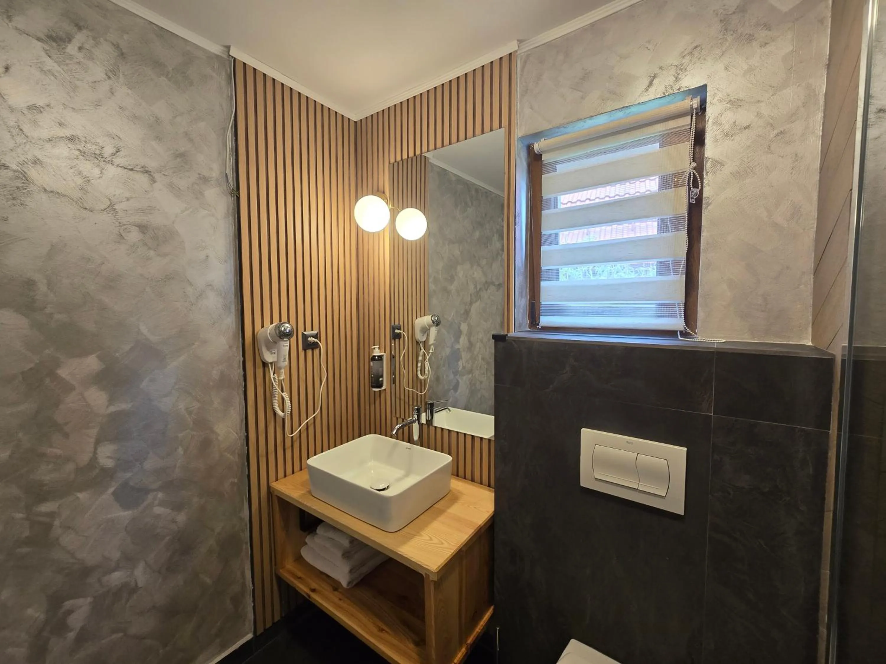 Bathroom in CASA FLORESCU