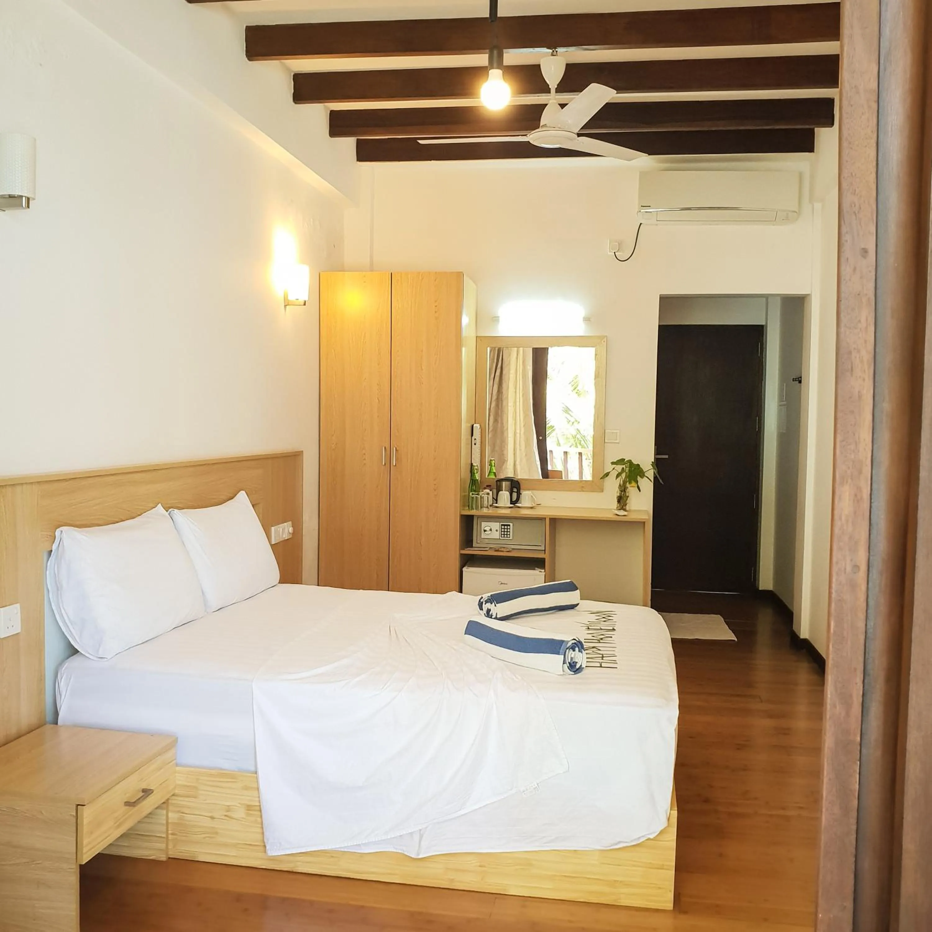 Bed in Thundi Sea View