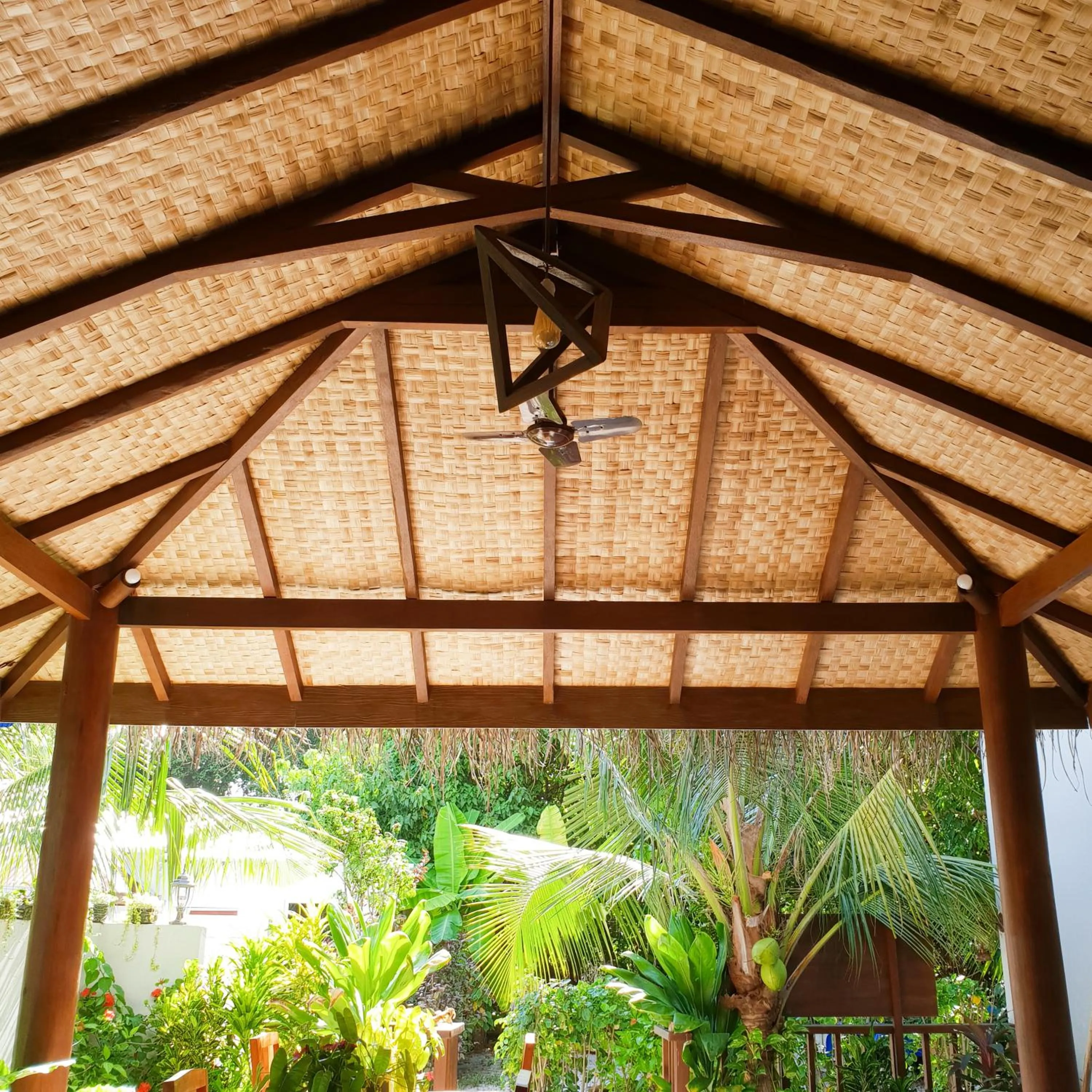 Facade/entrance in Thundi Sea View