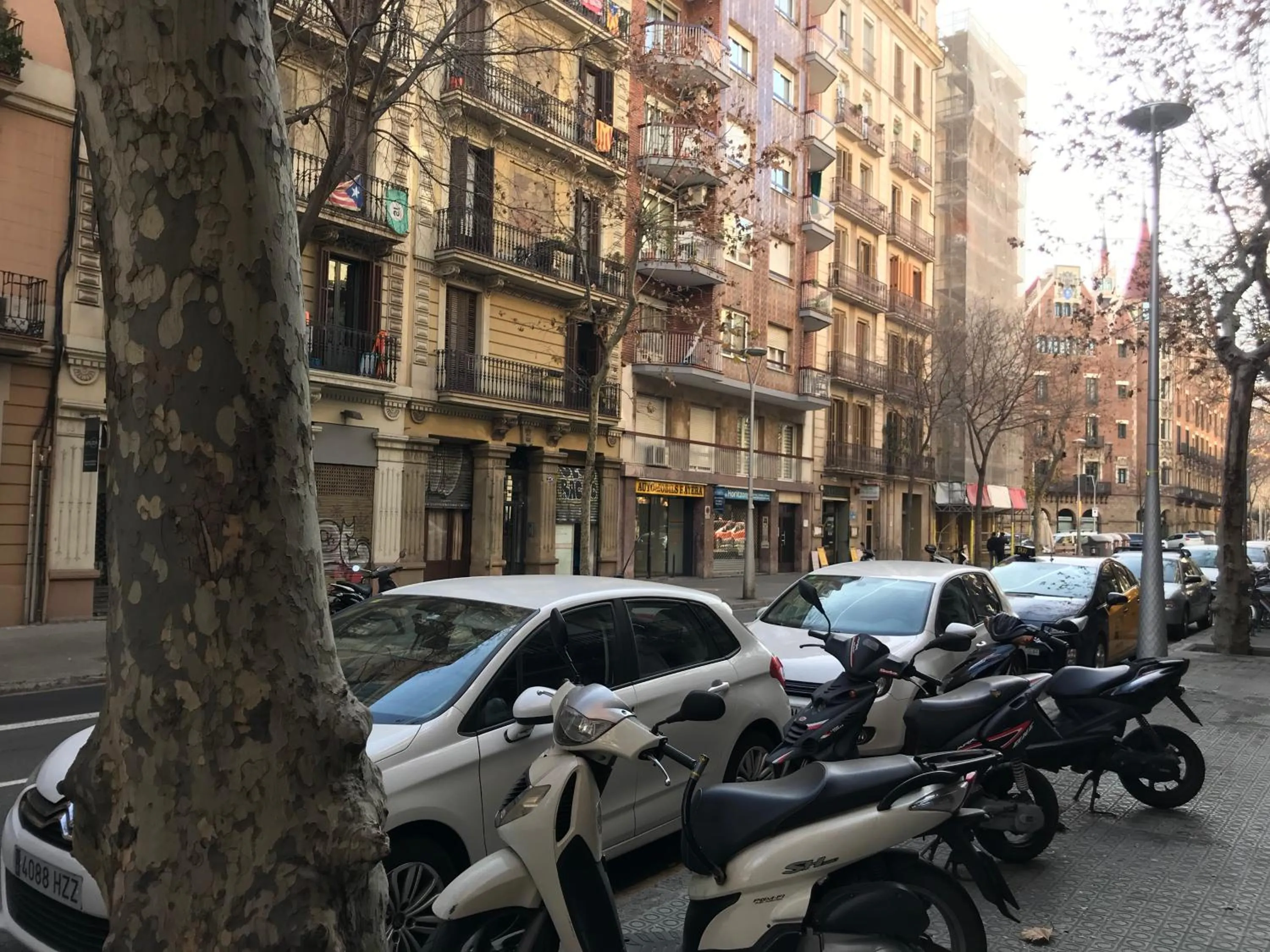 Property building in Rosselló Apartment