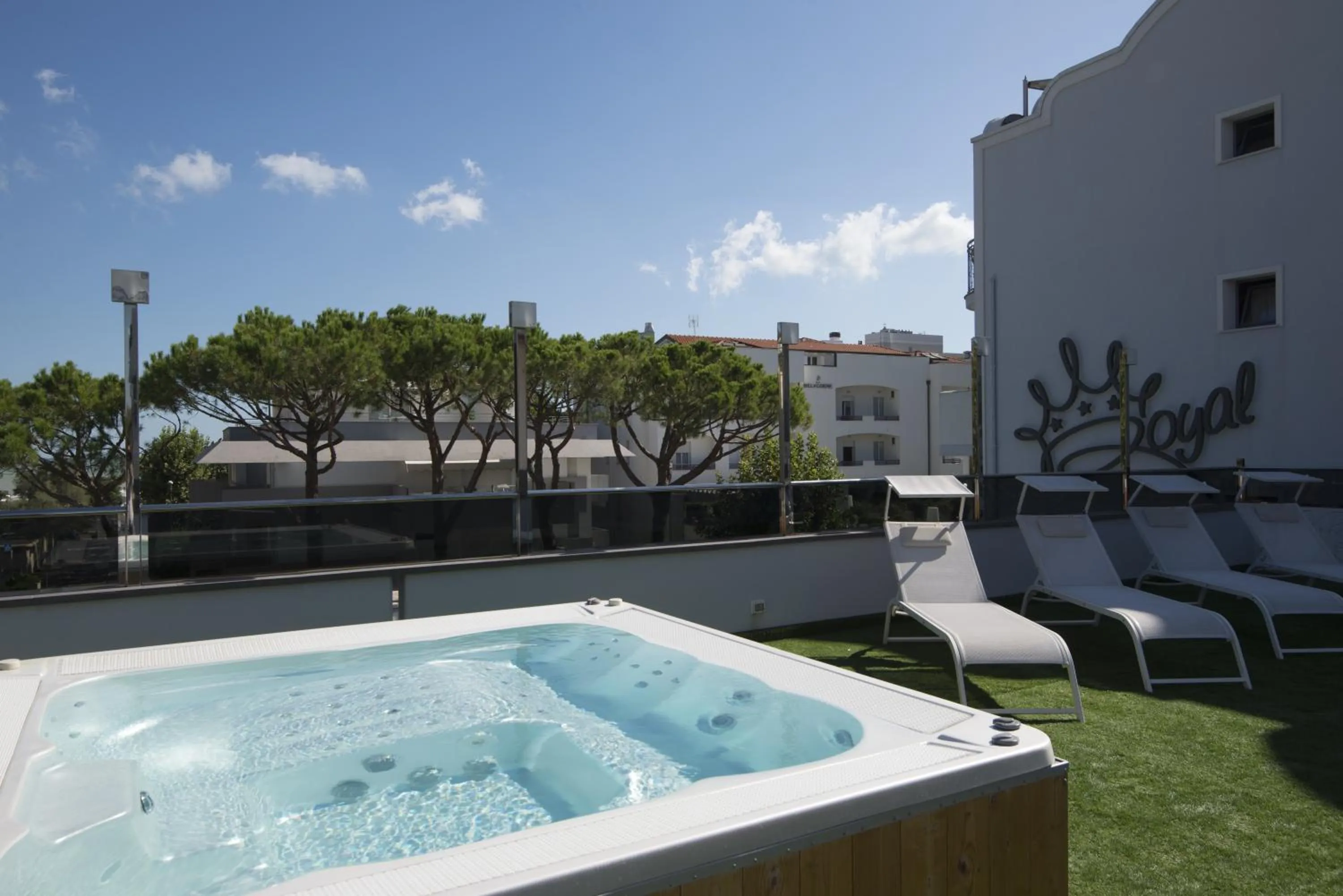 Hot Tub in Hotel Diamond