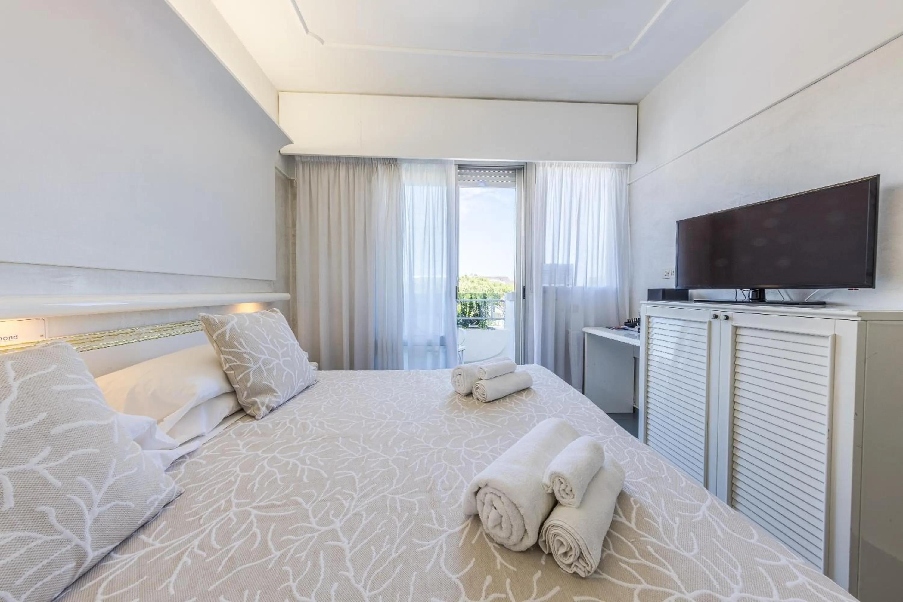 TV and multimedia in Hotel Diamond