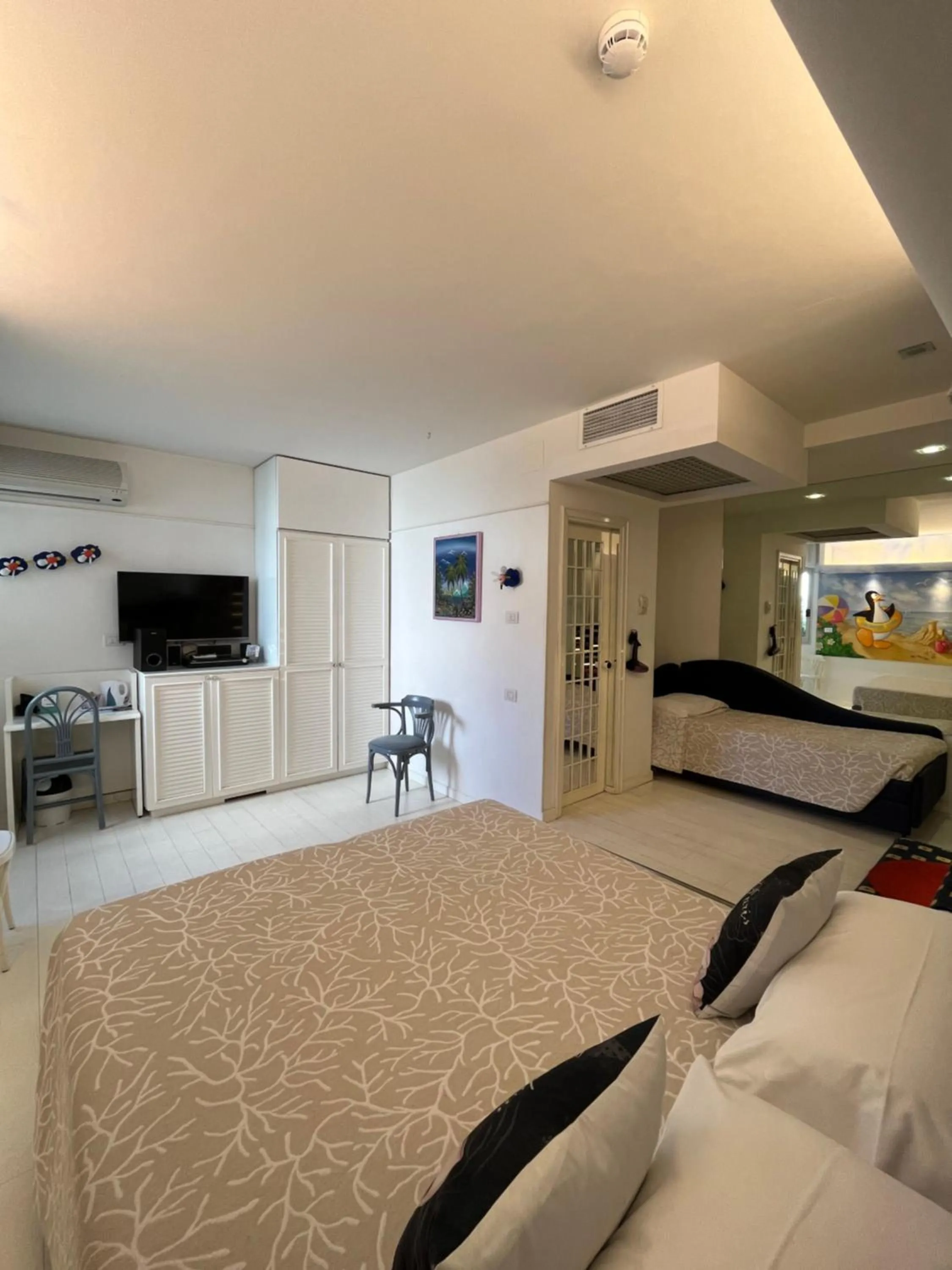 TV and multimedia in Hotel Diamond