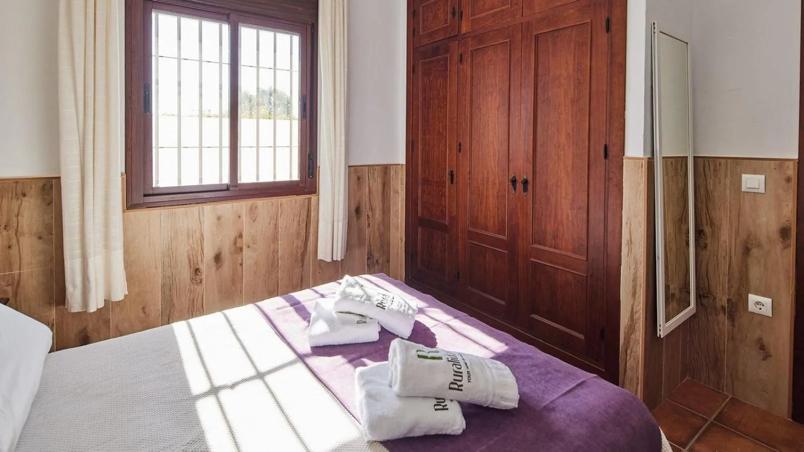 Bedroom, Bed in Chalet El Cancelín Conil de la Frontera by Ruralidays