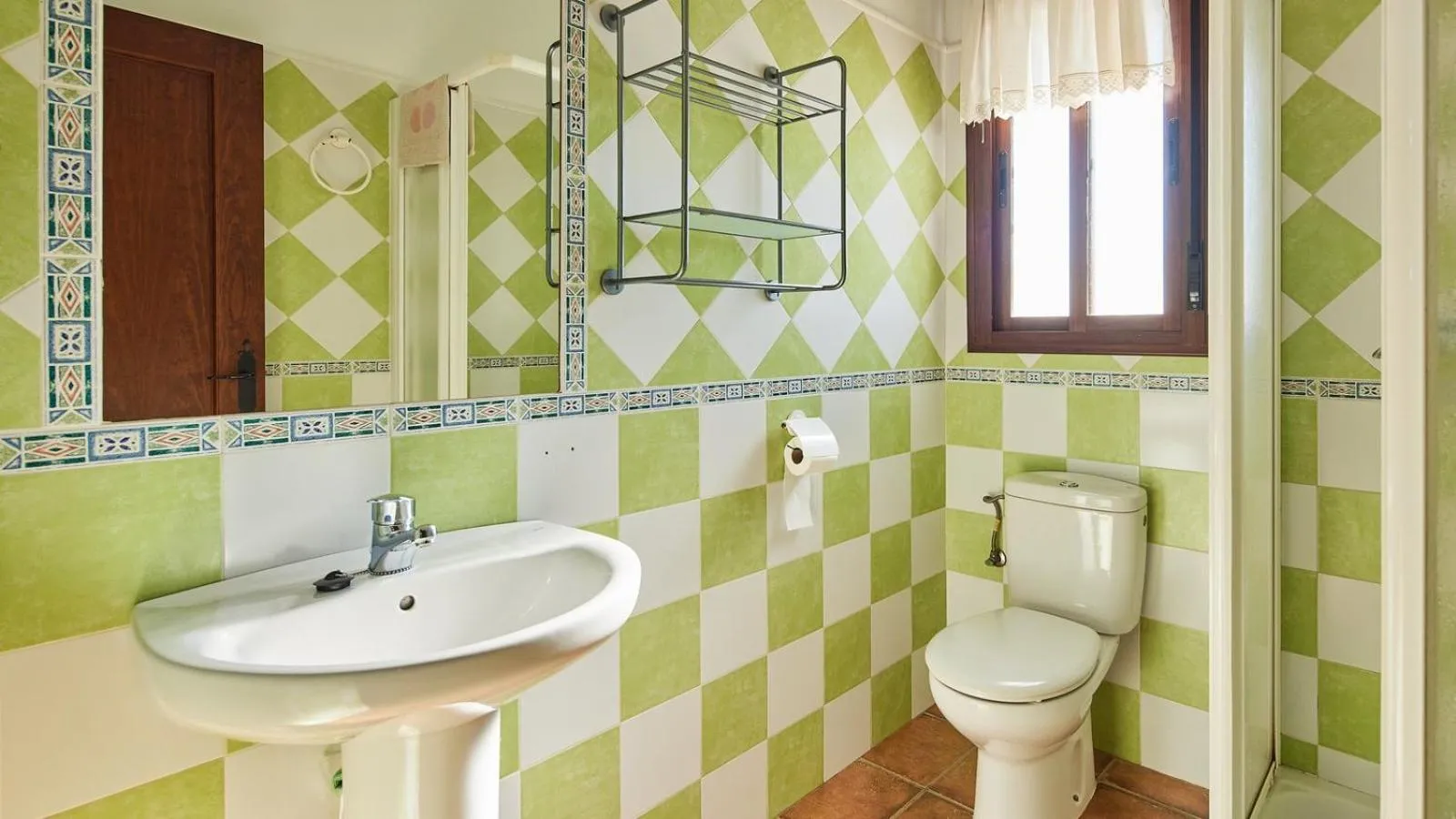 Bathroom in Chalet El Cancelín Conil de la Frontera by Ruralidays