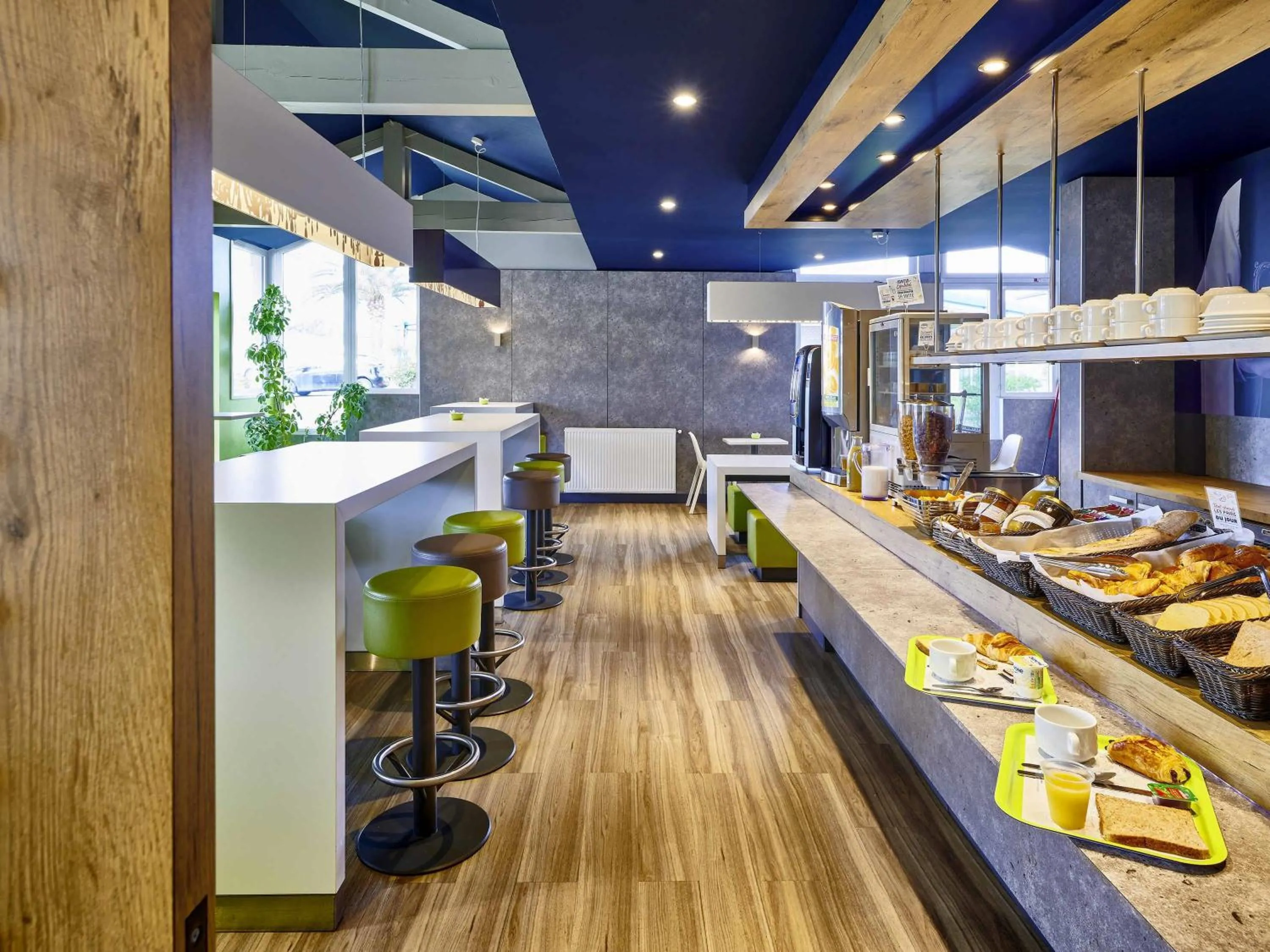 Bedroom in ibis budget Saint Paul Les Dax