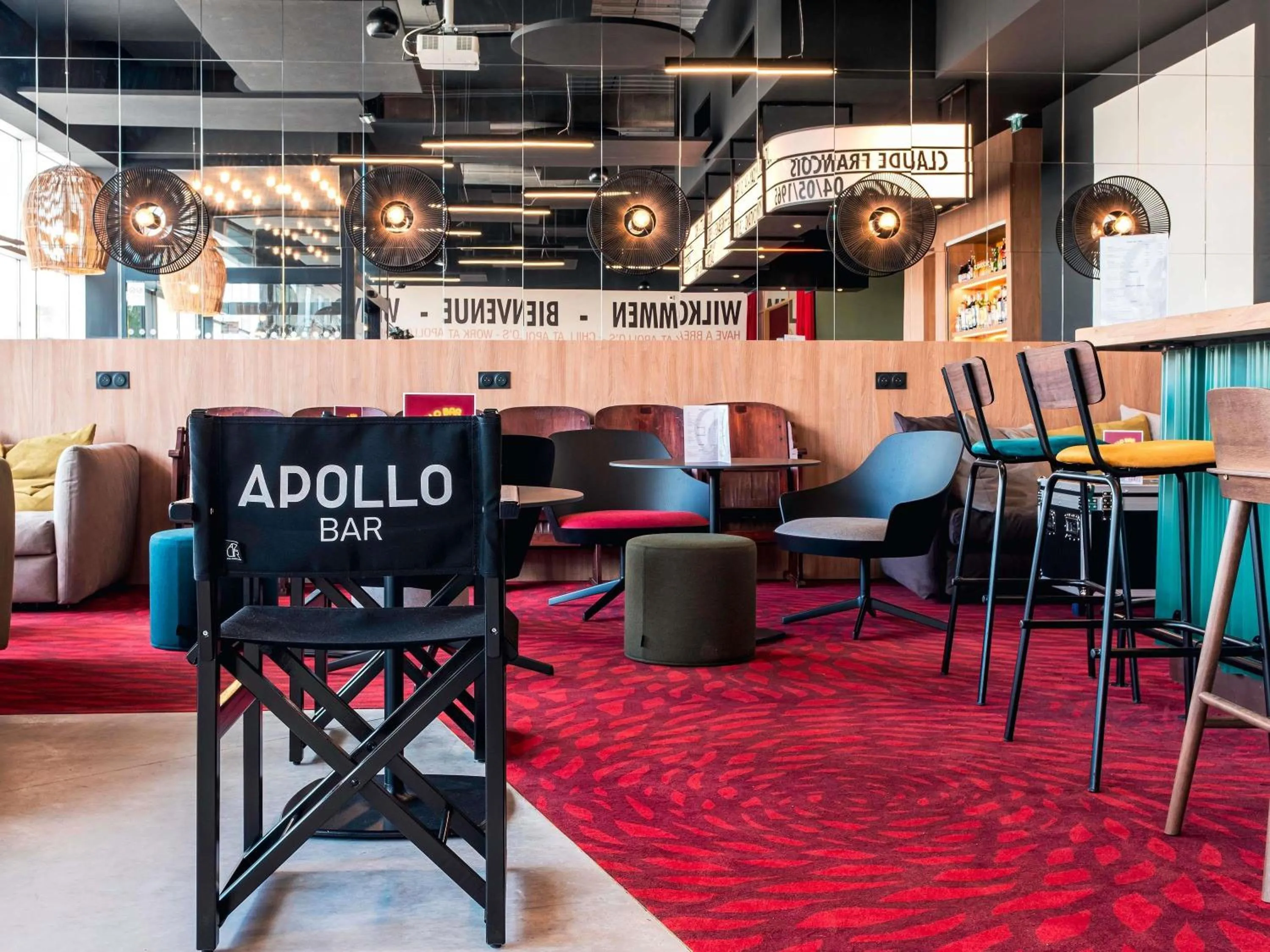 Lounge or bar in ibis Styles Lens Centre Gare